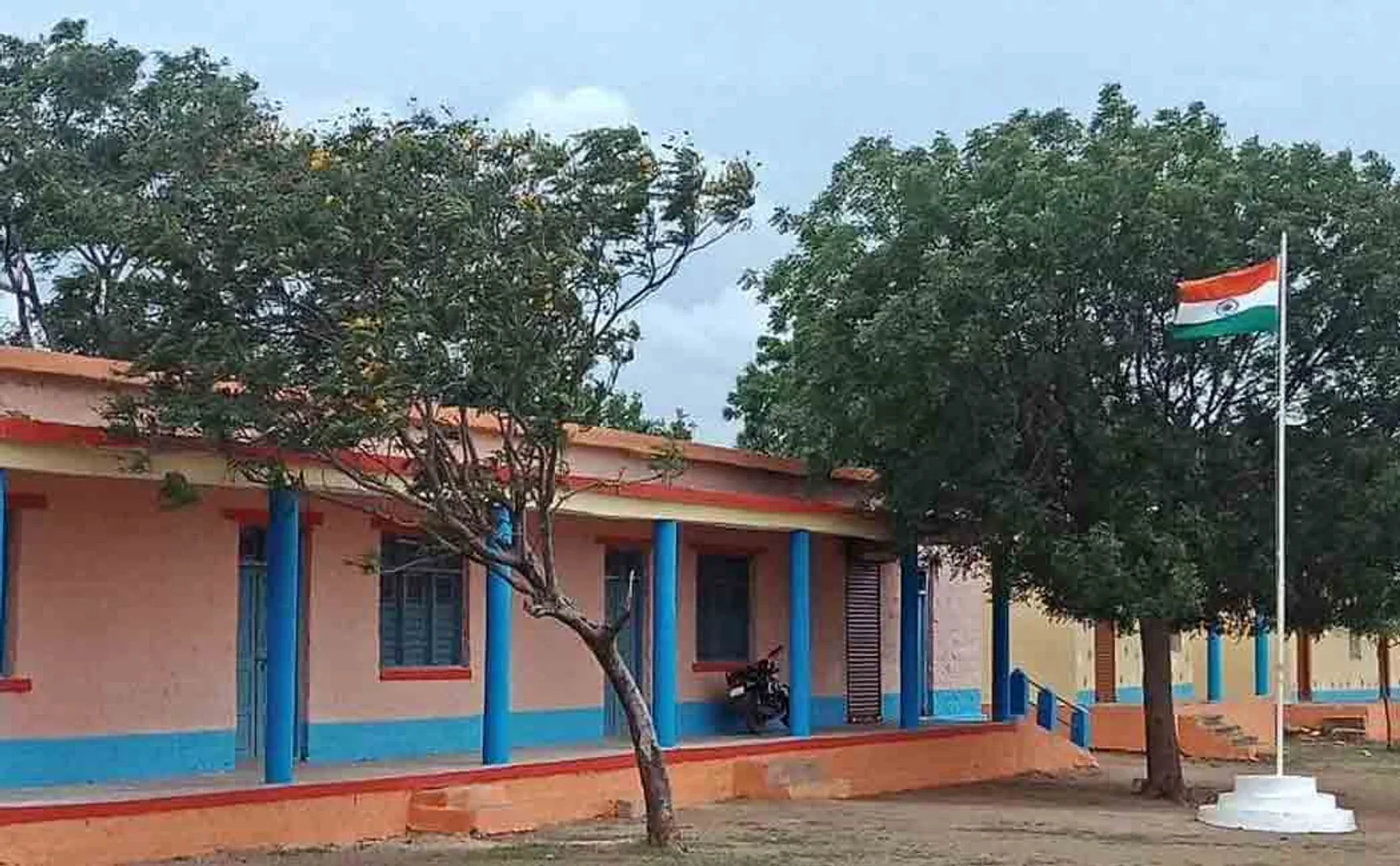 Government school teacher who hires a person to conduct the lesson!