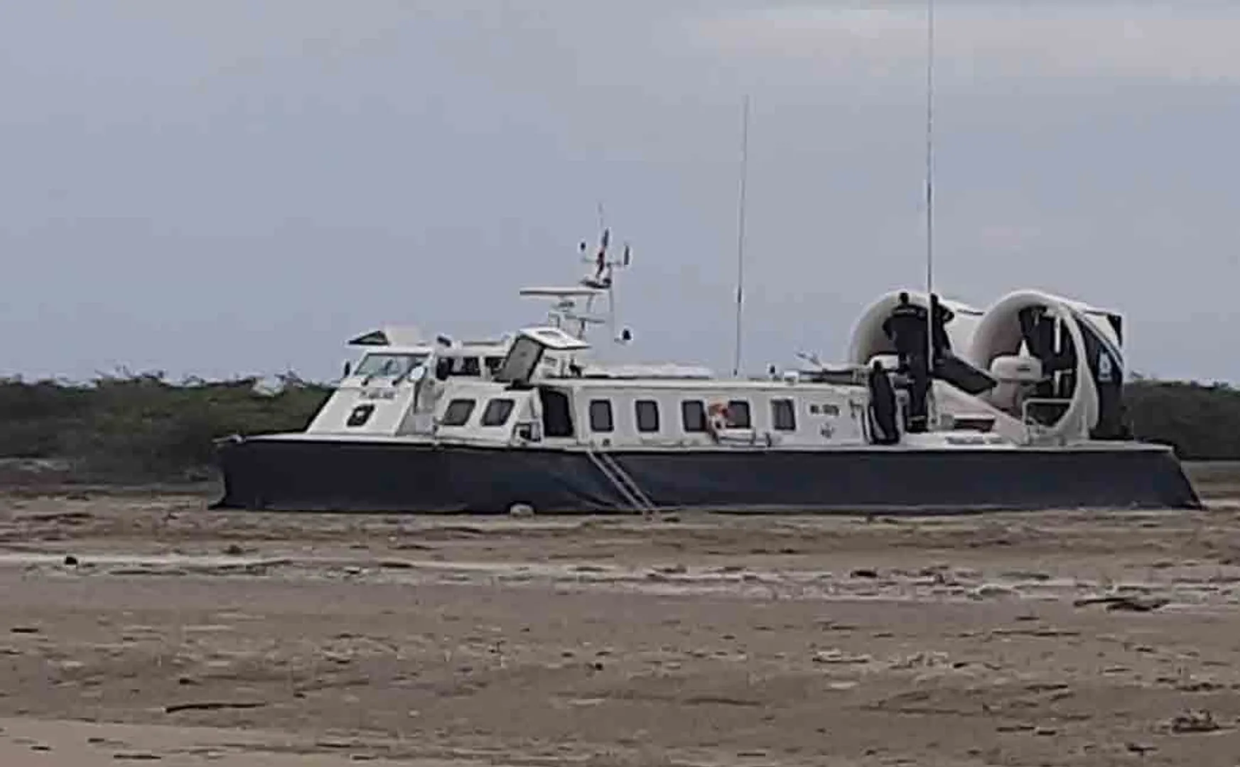 Naval ship encamped at Kodiakkara! People in fear!