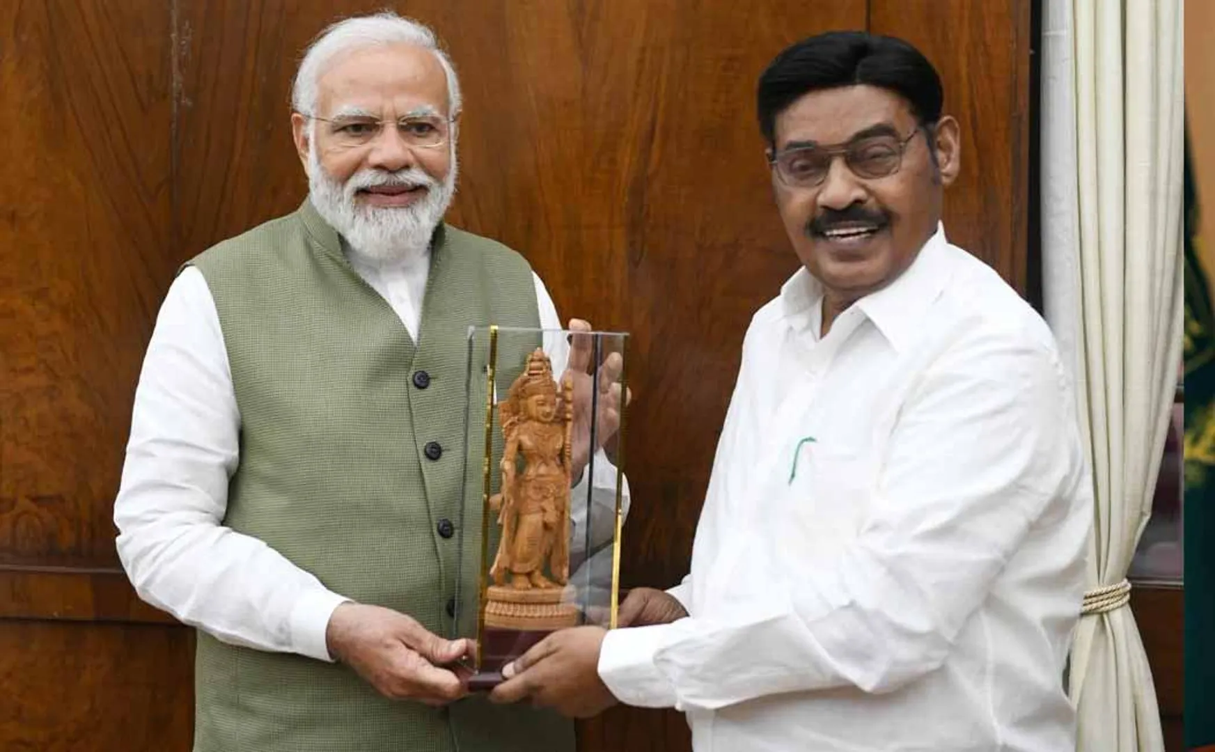 Parivendar MP who met Prime Minister Narendra Modi in person and submitted the petition!