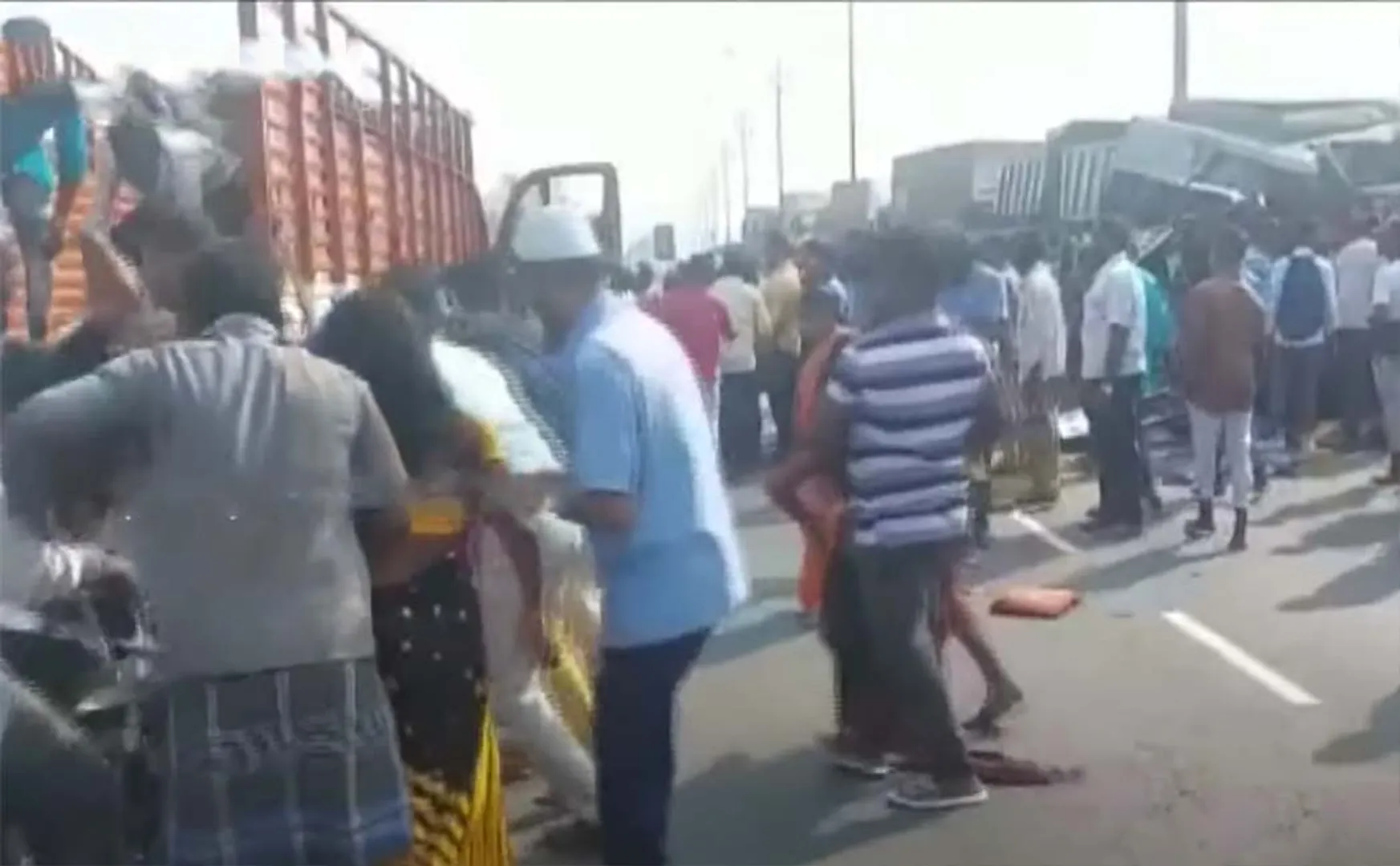 Van accident that took workers to the factory!
