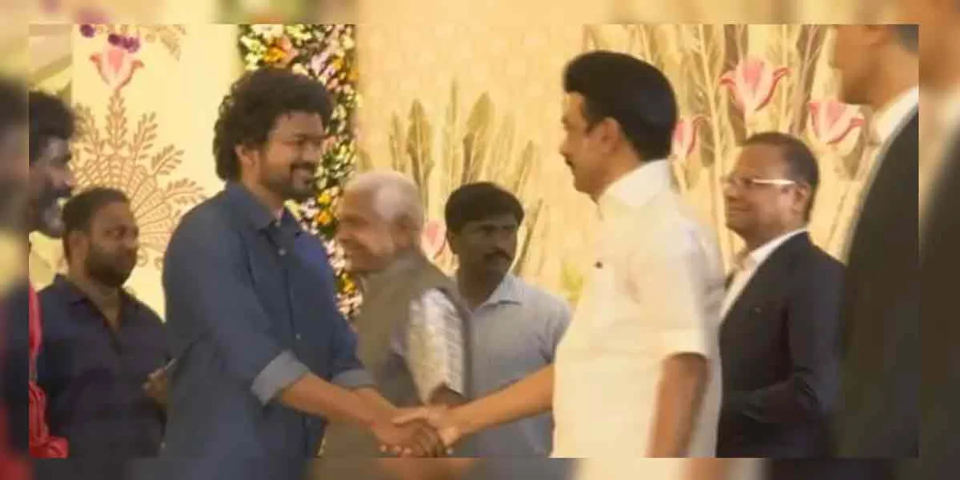 Actor Vijay advises fans not to criticize political leaders