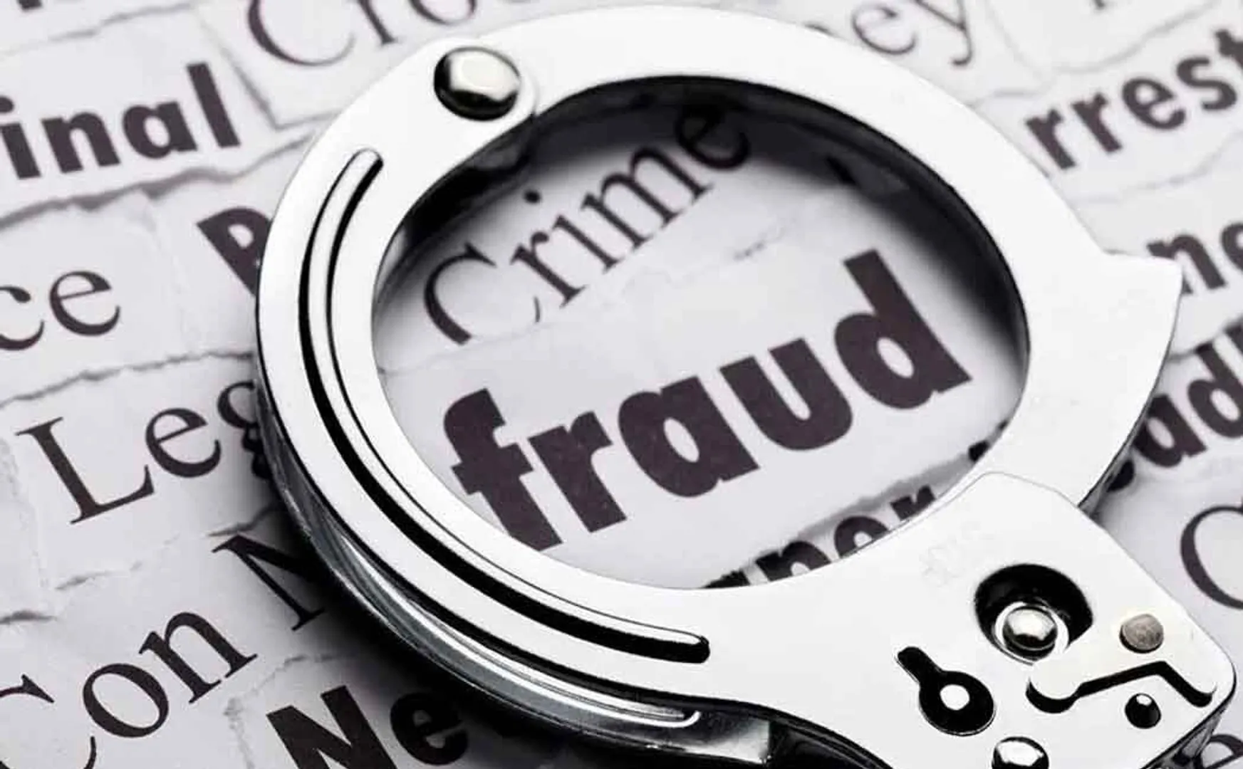 8 lakh roll to real estate tycoon; Three, including a woman, cheated in the name of a treasury employee!