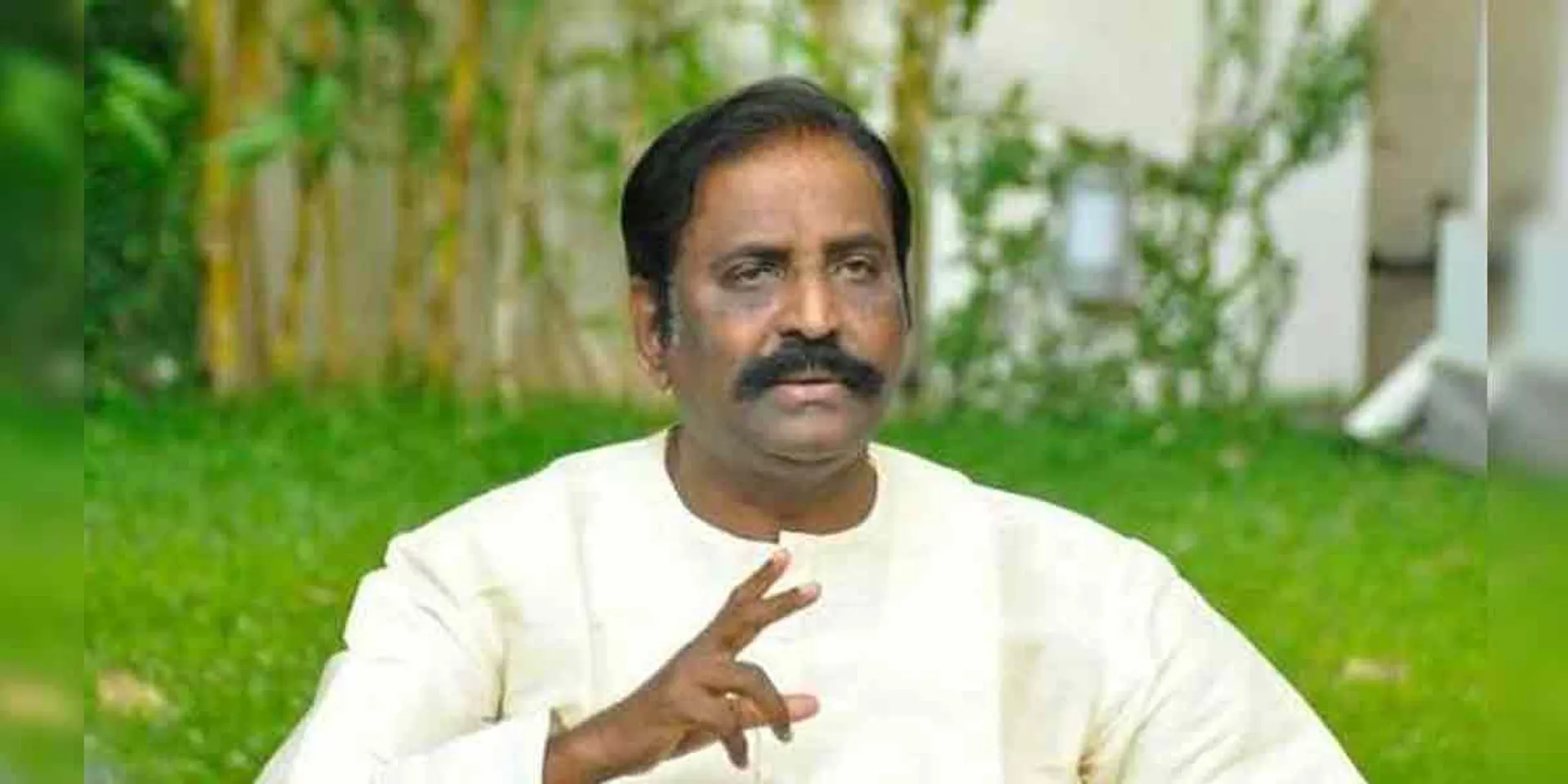'Can India withstand this ?' - Vairamuthu tweets!