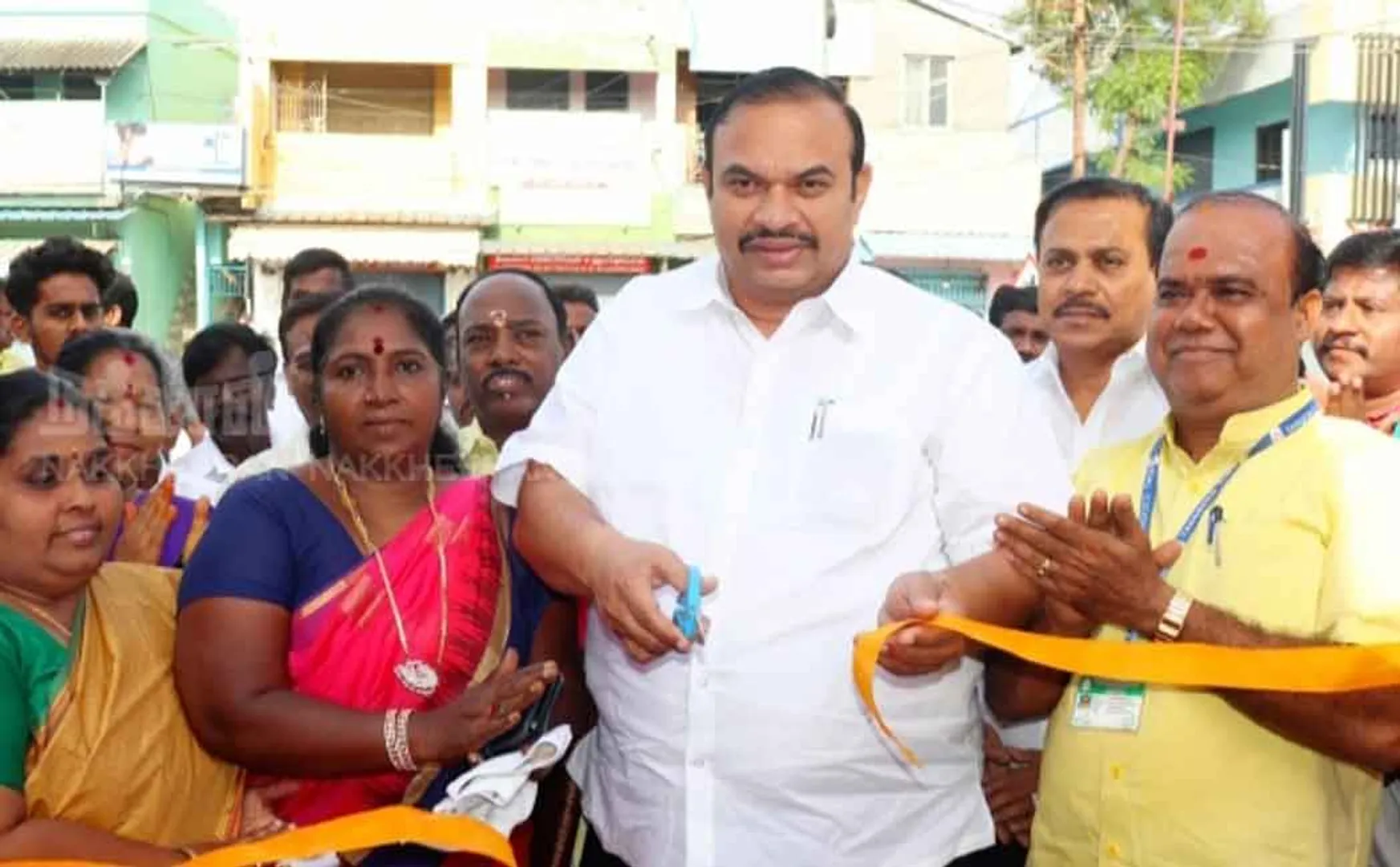  dmk MLA eniko eruthayaraj started transformer tvs toll gate