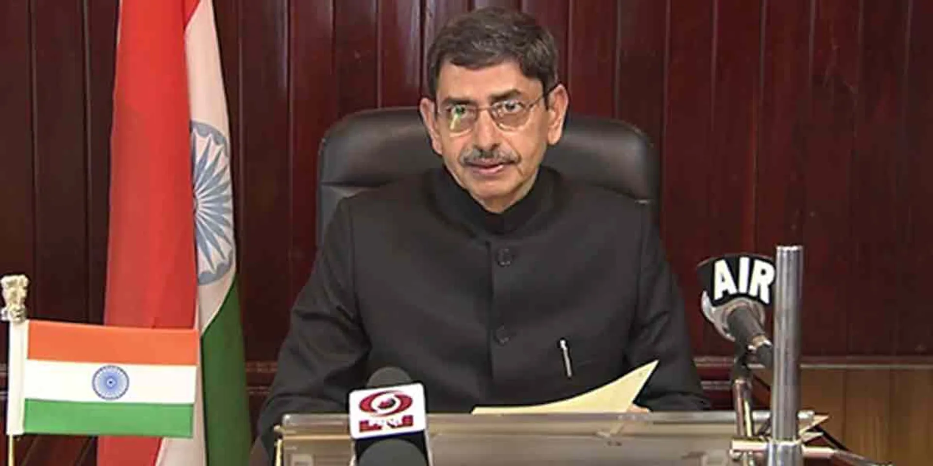 Ministers meet with Governor