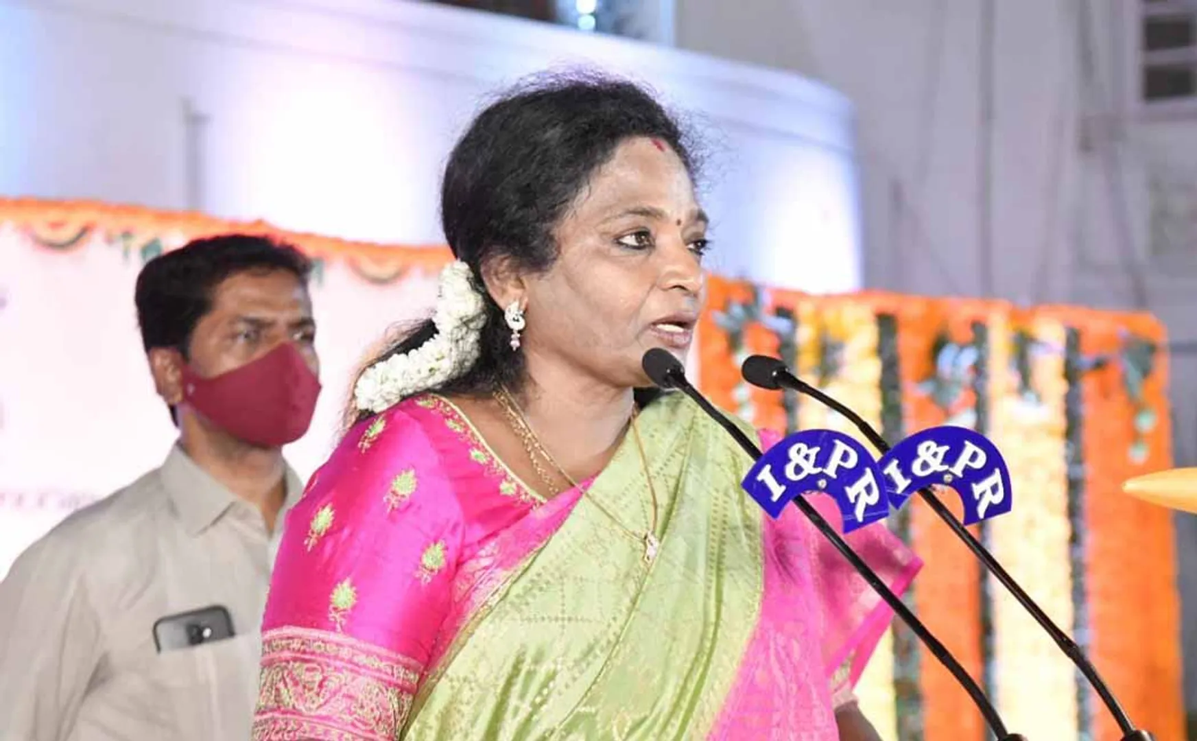 Pondicherry Governor's tea party boycotted by Congress, DMK!