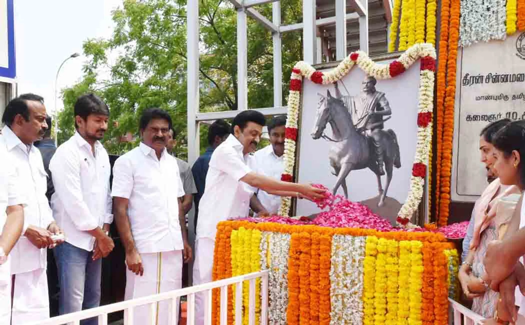 Chief Minister MK Stalin's floral tribute to the portrait of Deeran Chinnamalai!