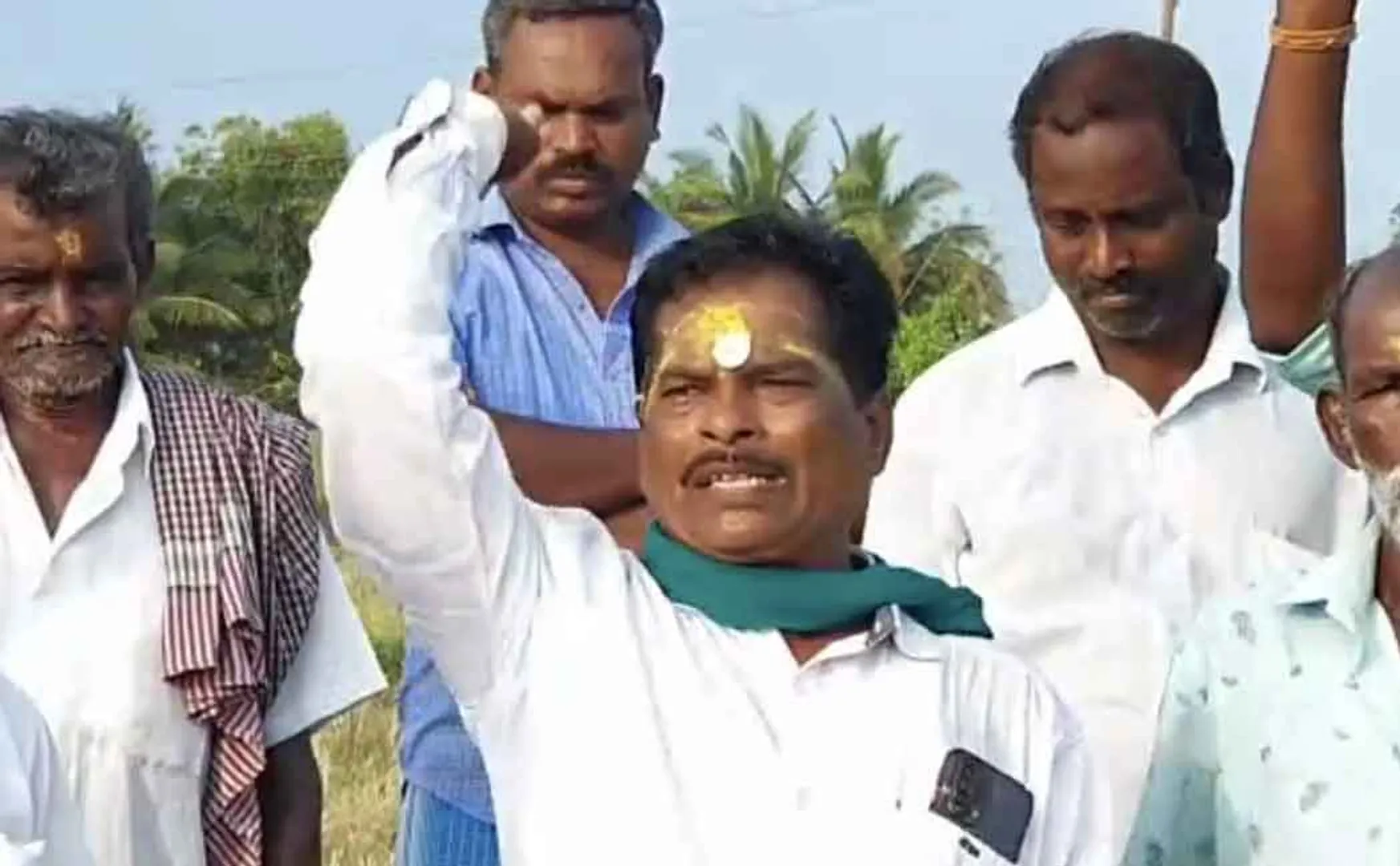 Farmers demand with single rupee on forehead!