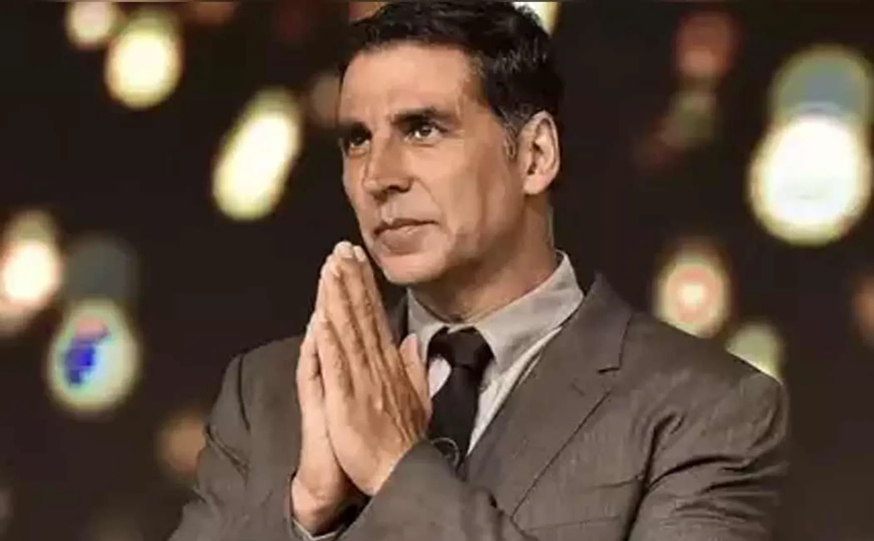 Akshay Kumar apologises to fans after pan masala brand advertisement