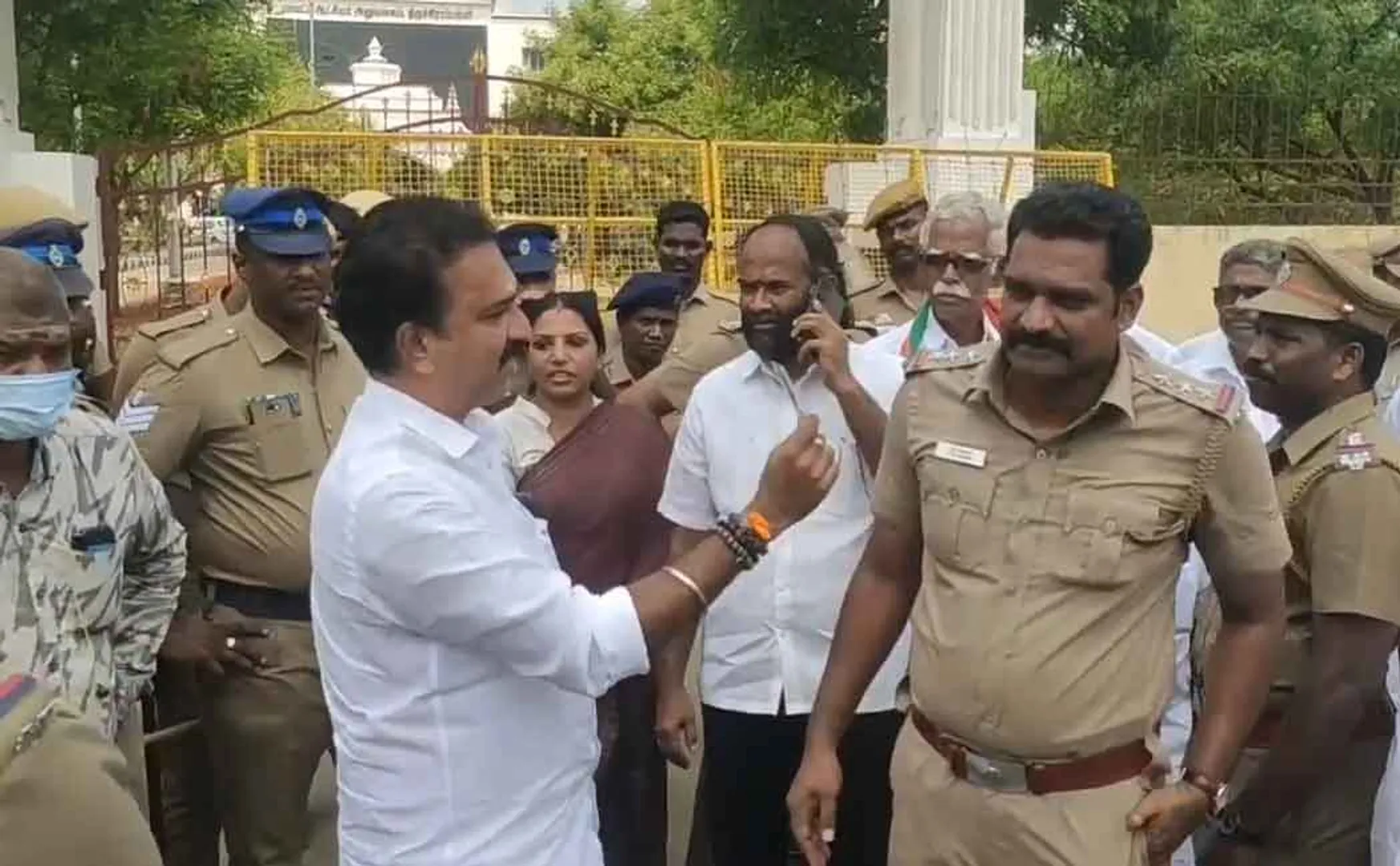 BJP workers arrested before Collector's Office