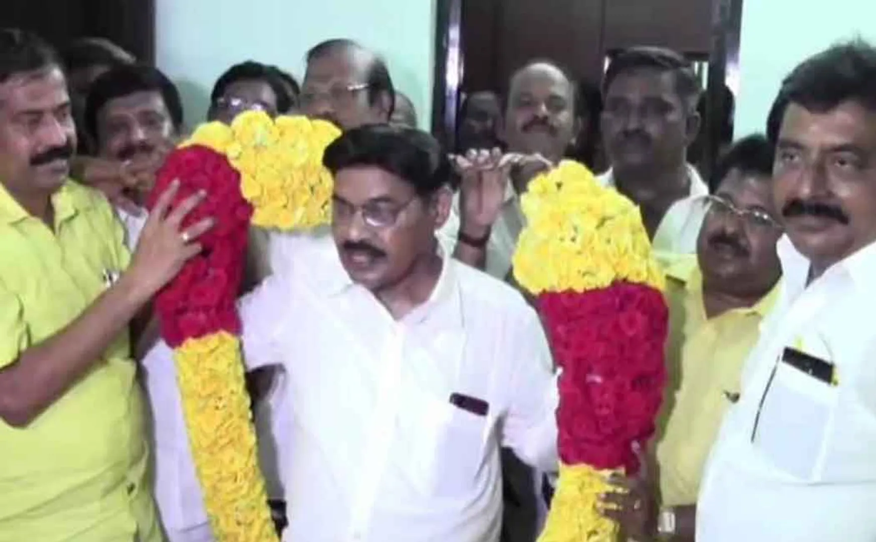 "Students have to accept NEET exam" - Parivendar MP