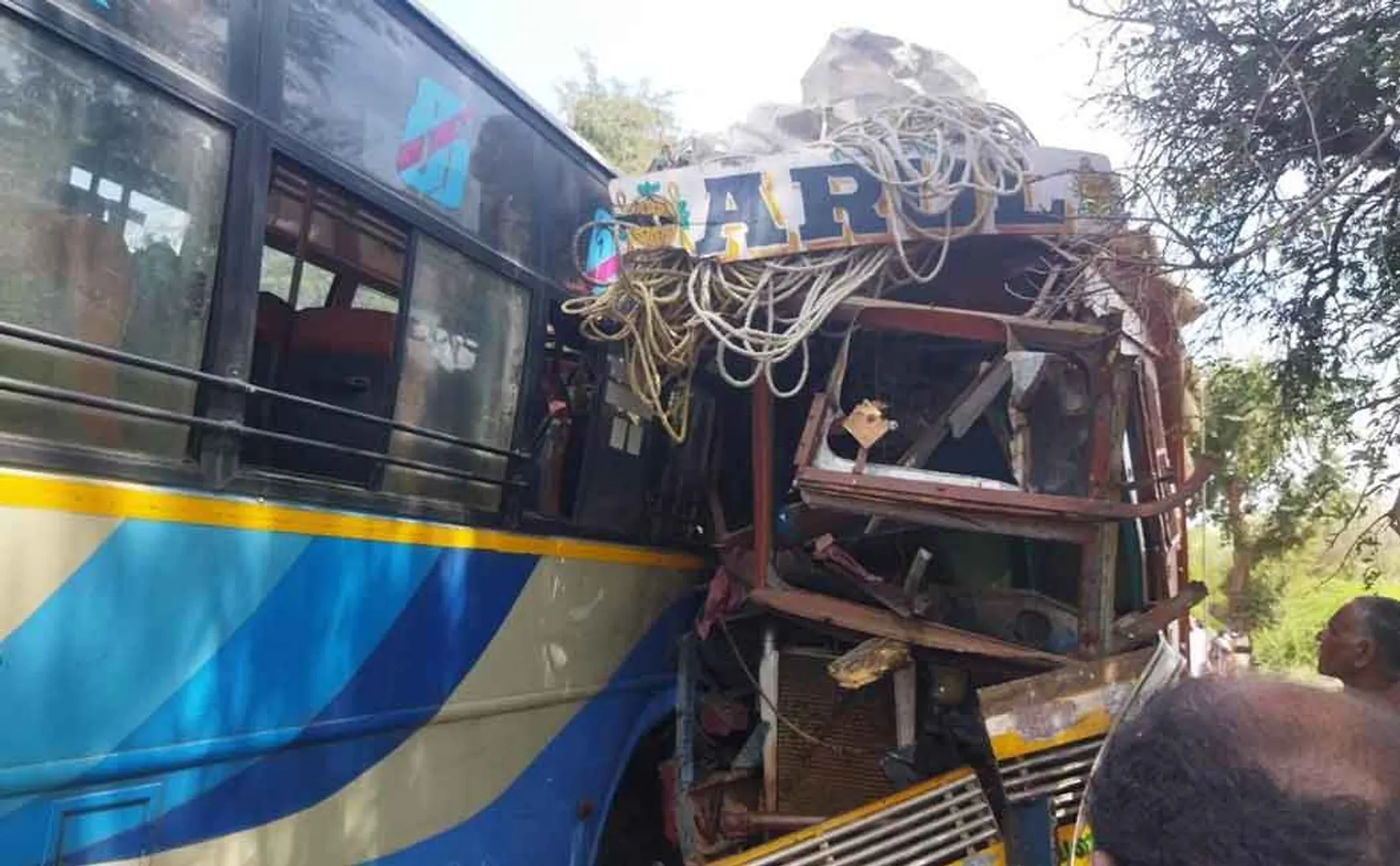 Government bus-lorry collision! One passed away 
