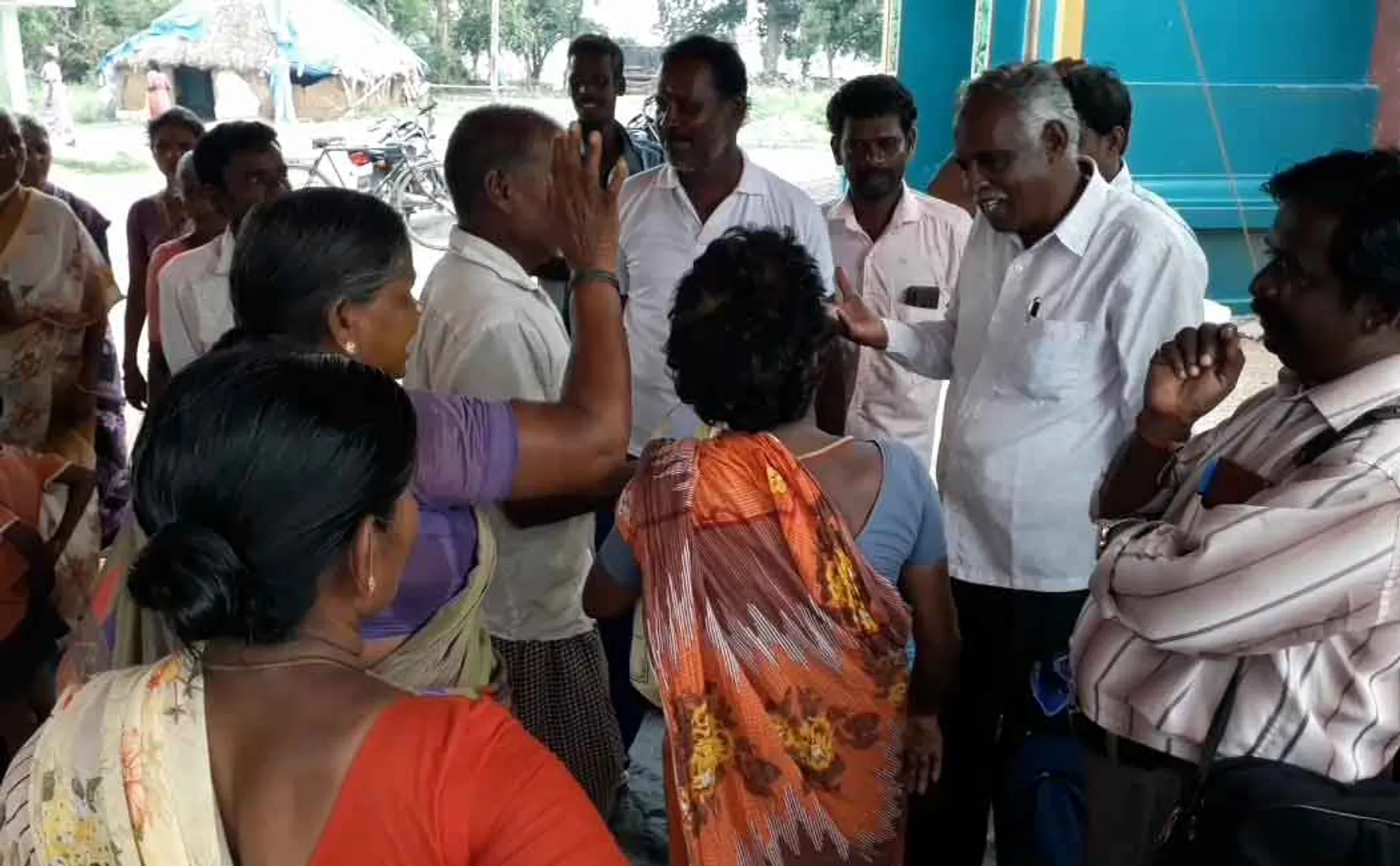 People who fought! Officials who did not hold the Grama Niladhari meeting!