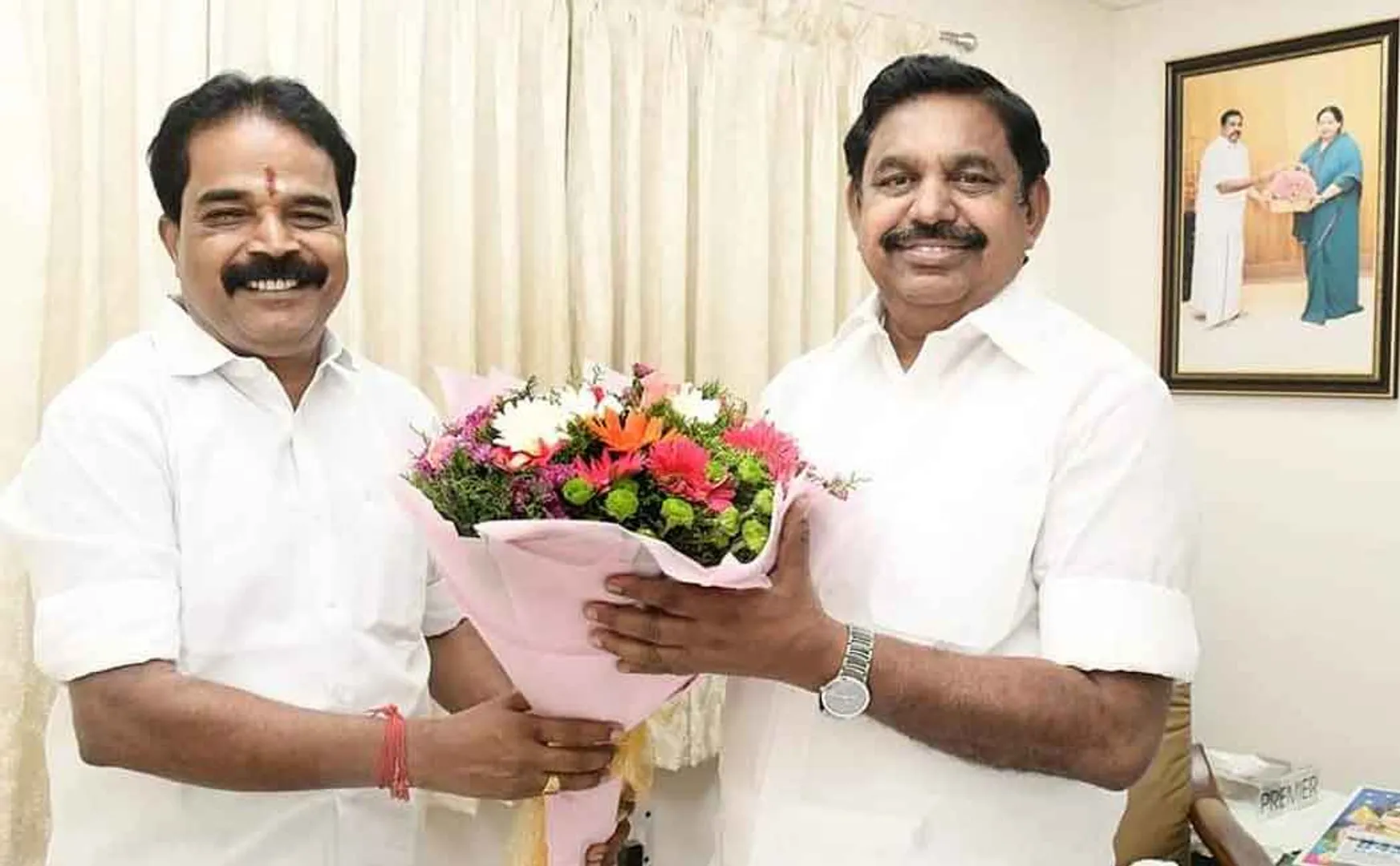 ADMK members oppose to Salem District Secretary Elangovan  