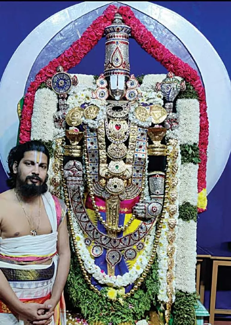 /idhalgal/om/lord-decorations-continuation-magazine-decorative-emperor-gautam