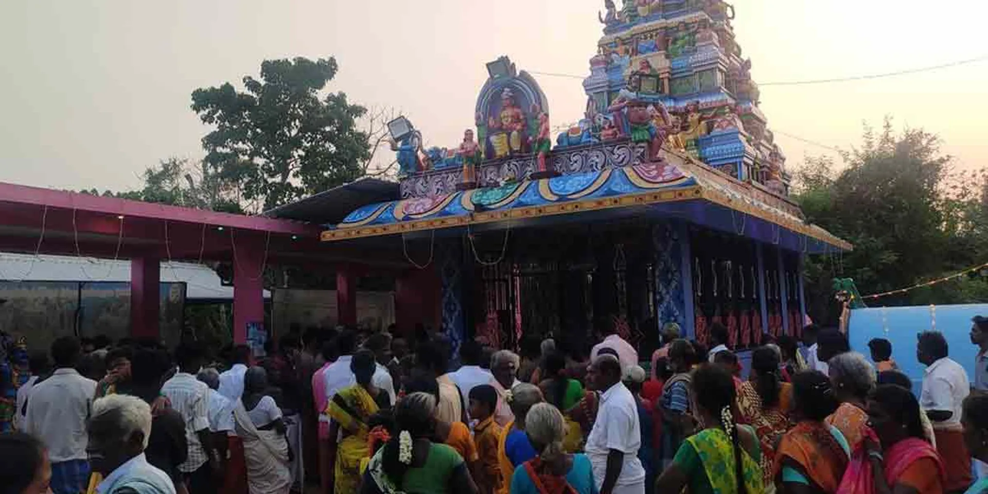 Idols coming in procession on the shoulder ... Ayyanar as a source that no one has ever seen!