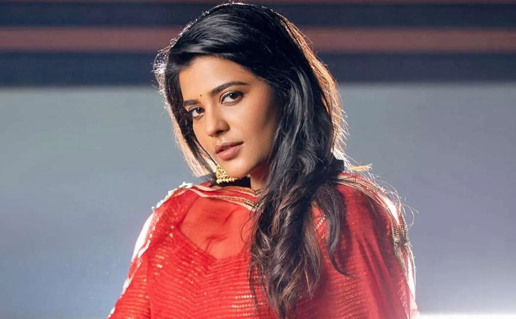  'Blood stain on face, tea glass in hand'; Aishwarya Rajesh movie poster goes viral