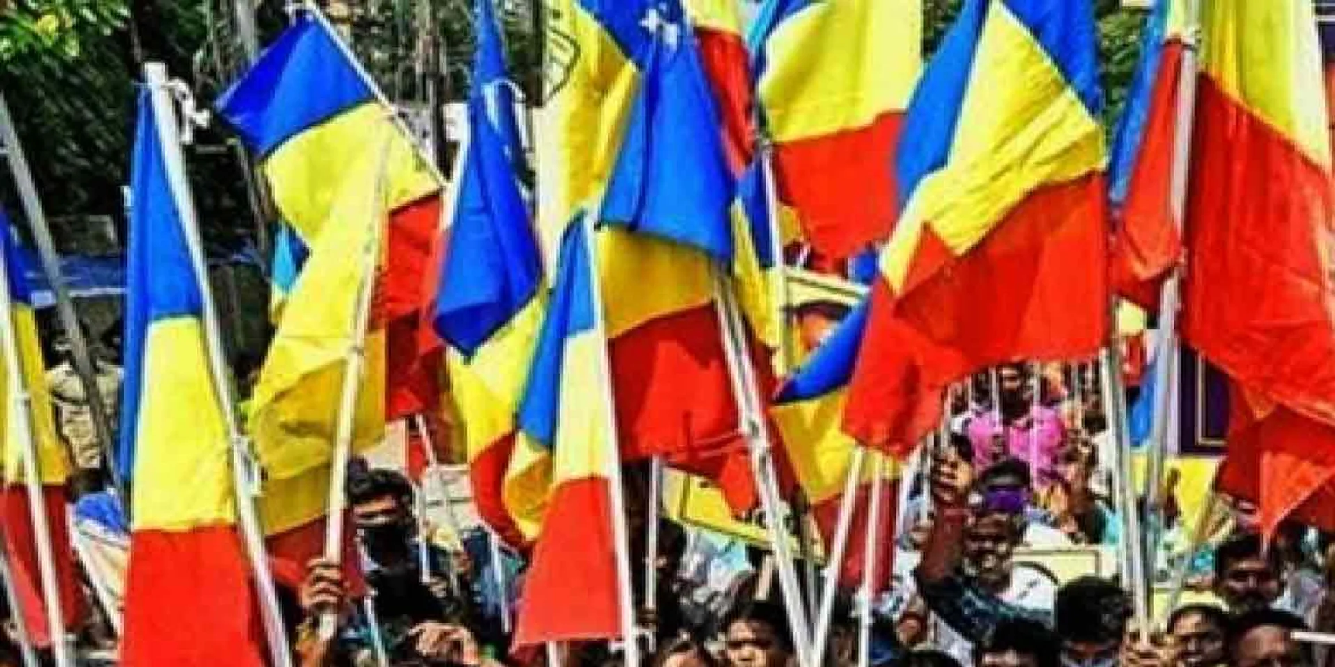Struggle in front of the jipmer campus ... pmk announcement!