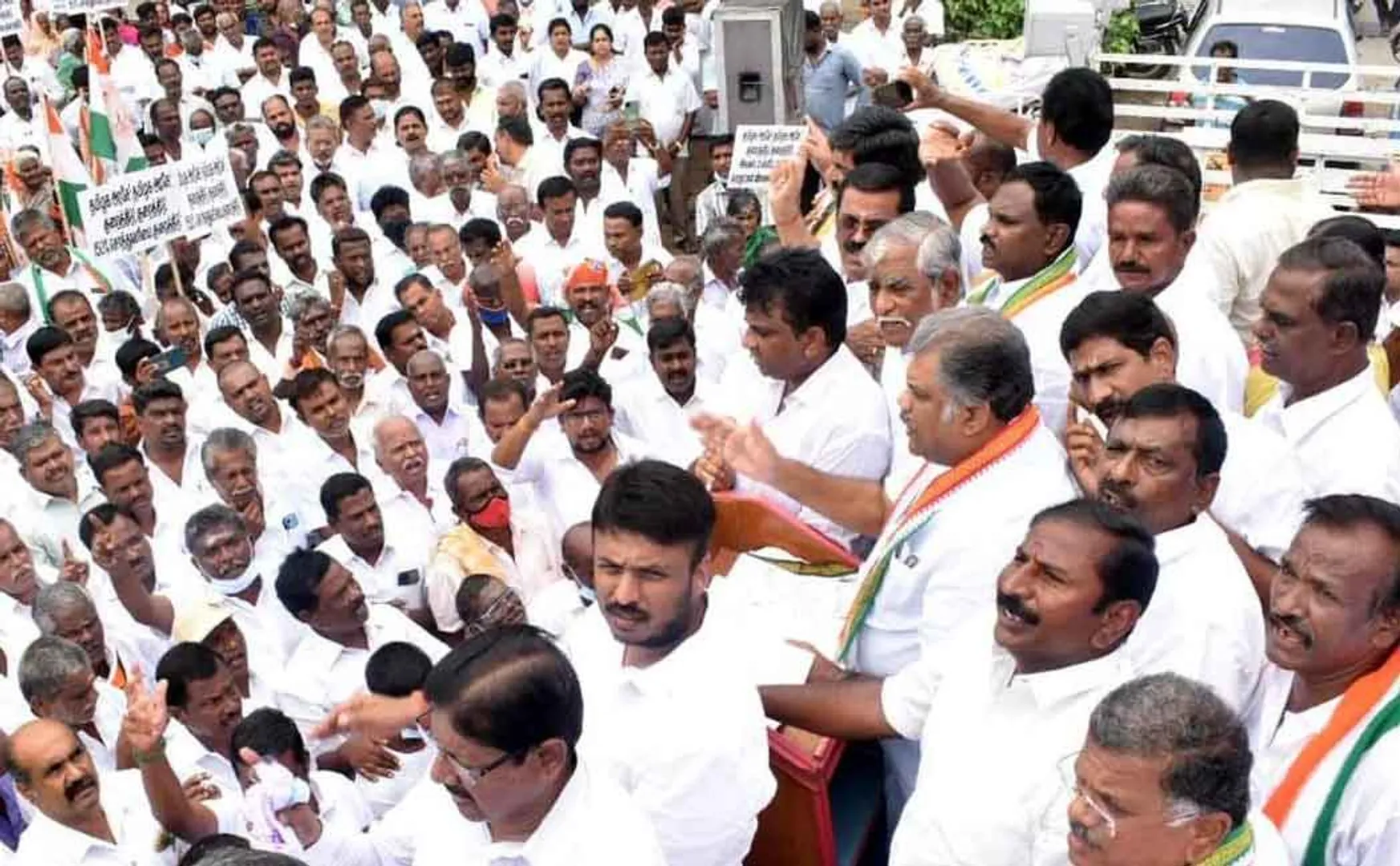 "The Tamil Nadu government should immediately withdraw the property tax increase."  vaasan