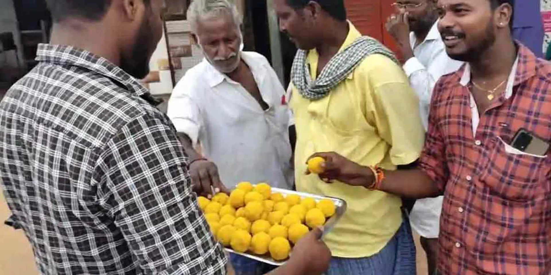 Tamilnadu activists explode firecrackers, Celebrate the dessert presenter!