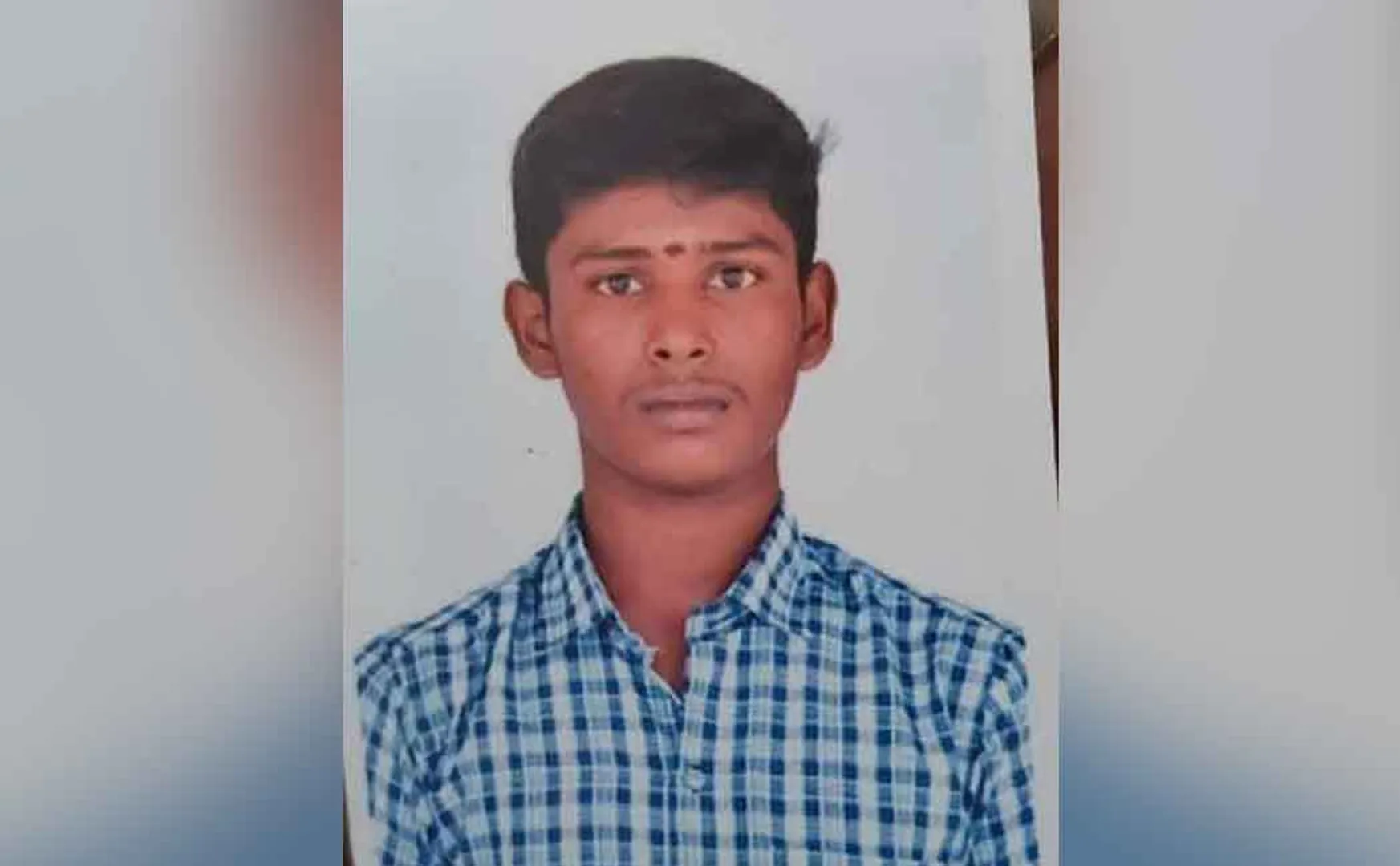  Student who lost his life for his parents who are living apart !!