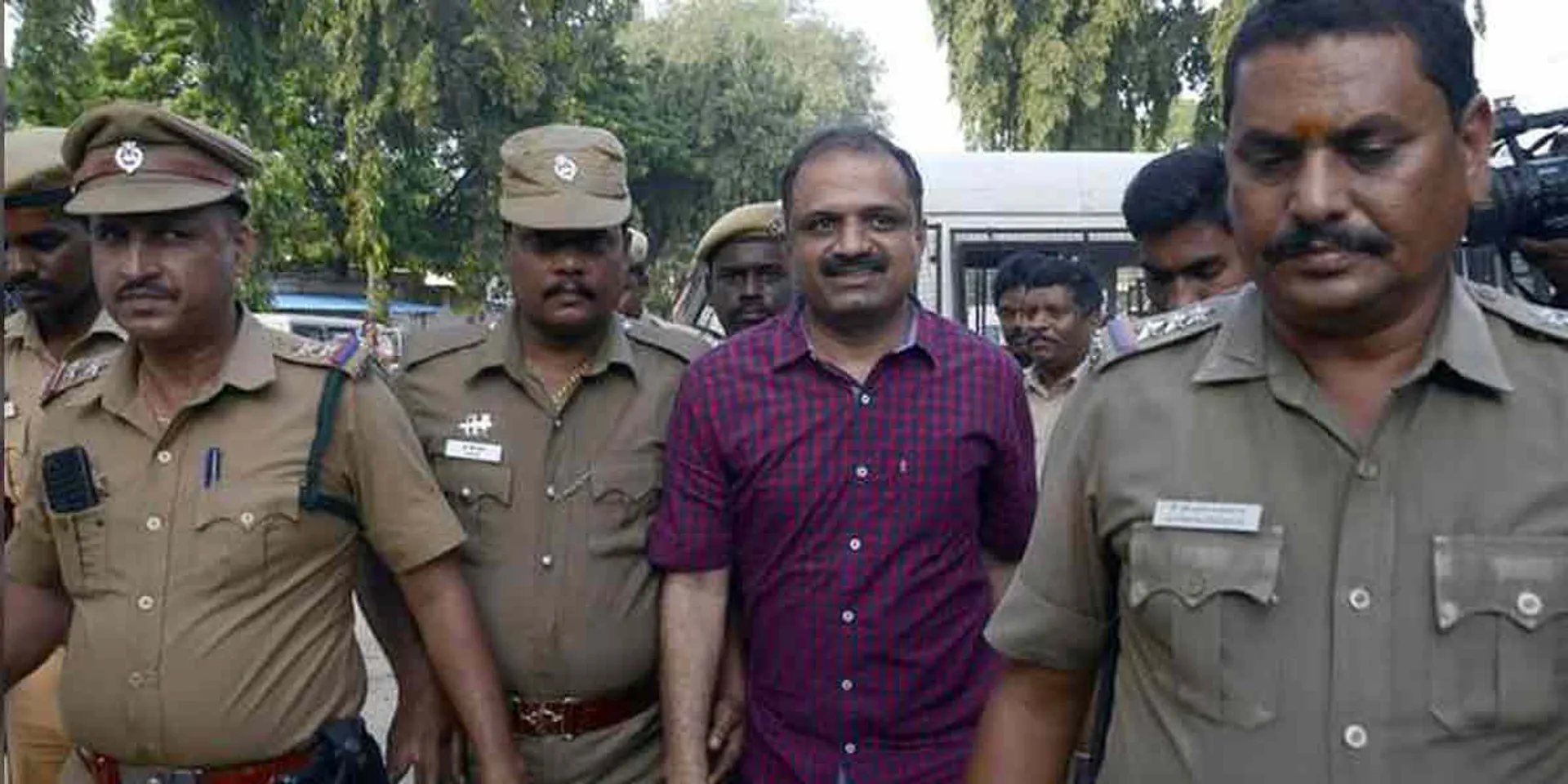  Perarivalan released ... Supreme Court orders action!