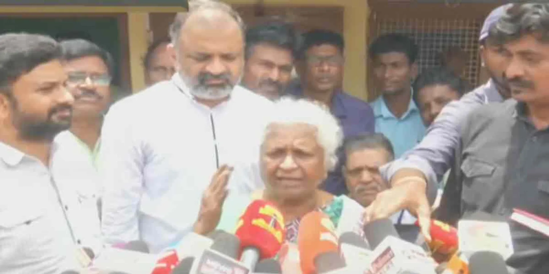  '' My boy has come after all that '' - Arputhammal happy tears!
