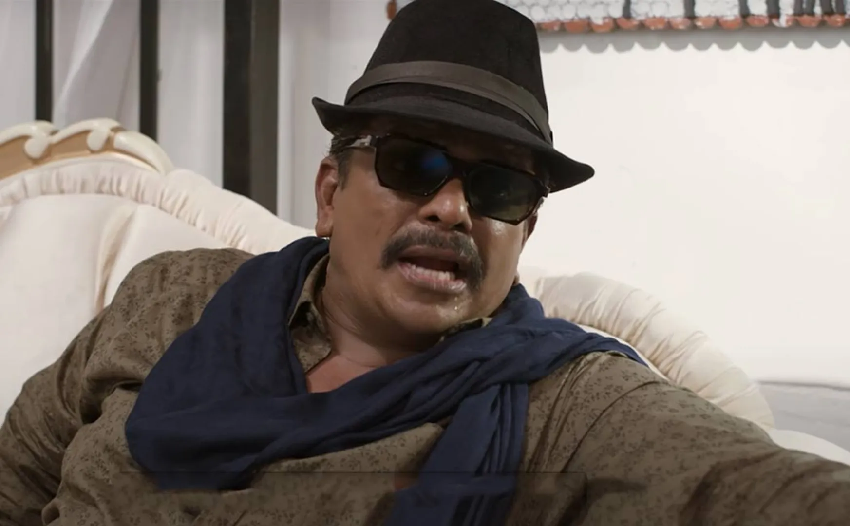 parthiban in 'iravin nizhal' trailer released