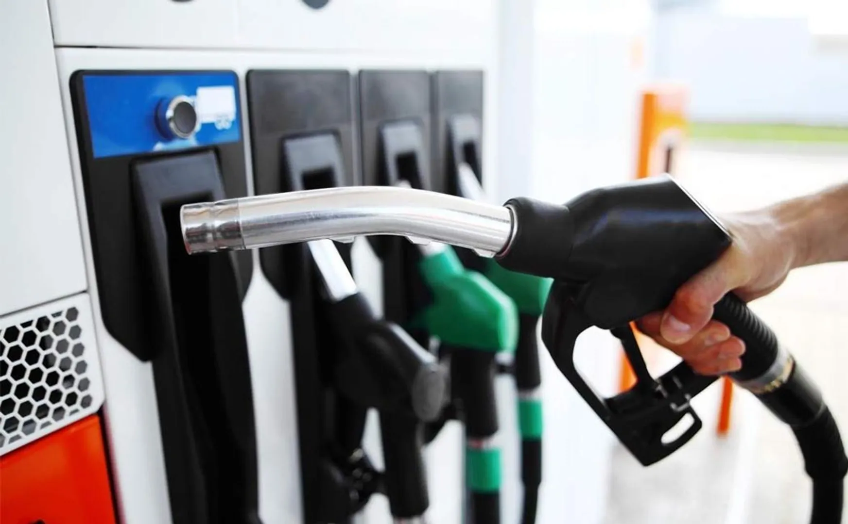 Countries that sell petrol for 1 rupee and 2 rupees!