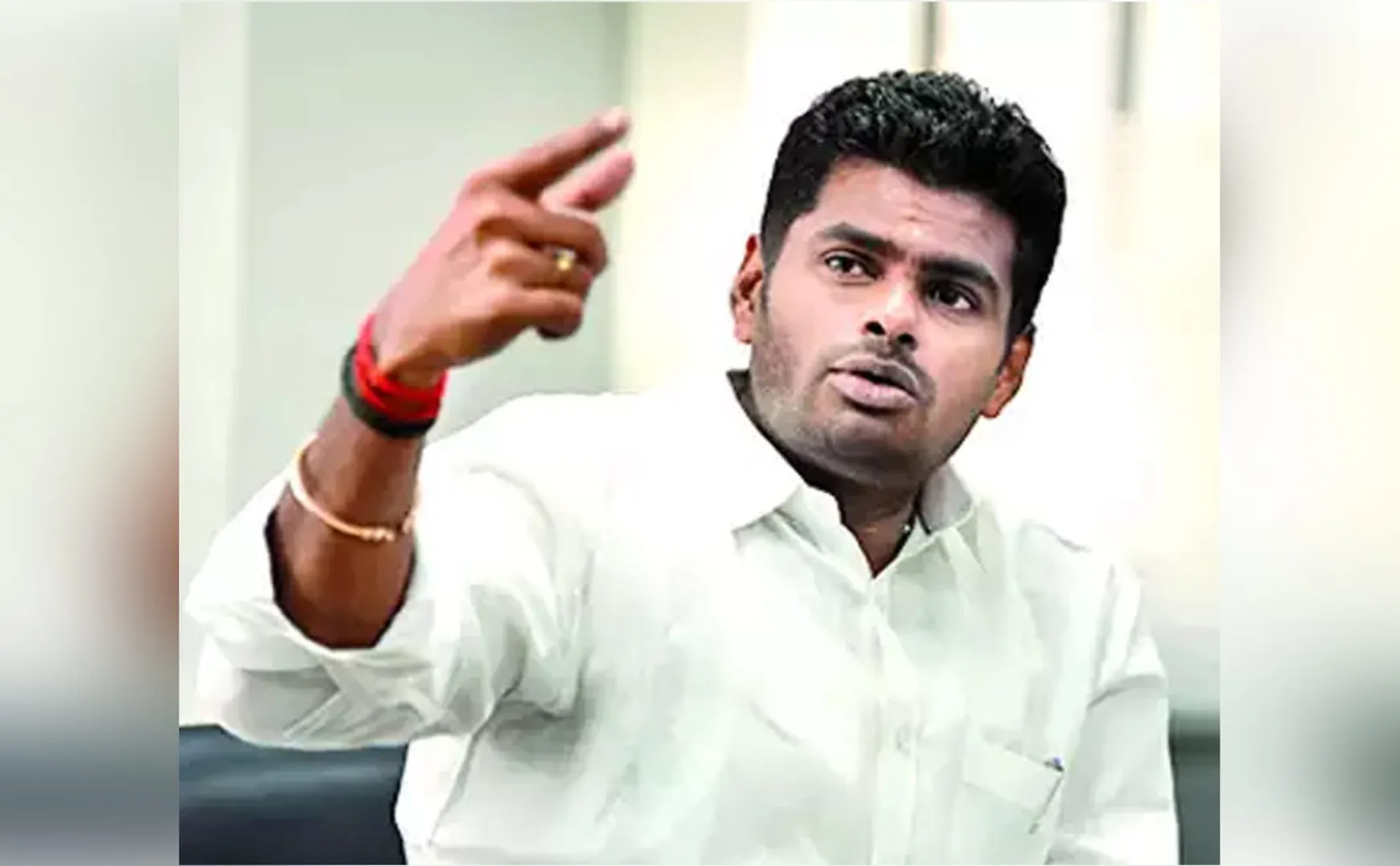 Entry in cinema ... Annamalai showing 360