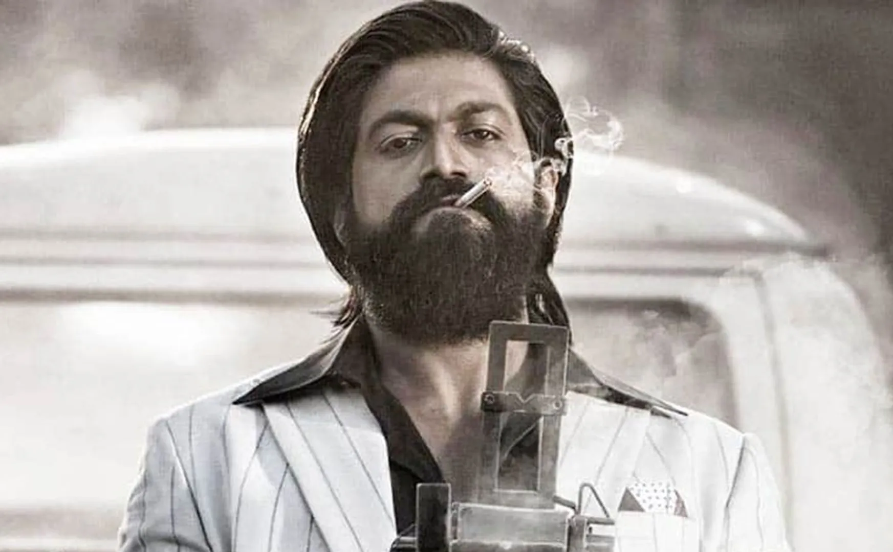 Teenage boy smokes like yash from KGF 2, that boy get tragedy