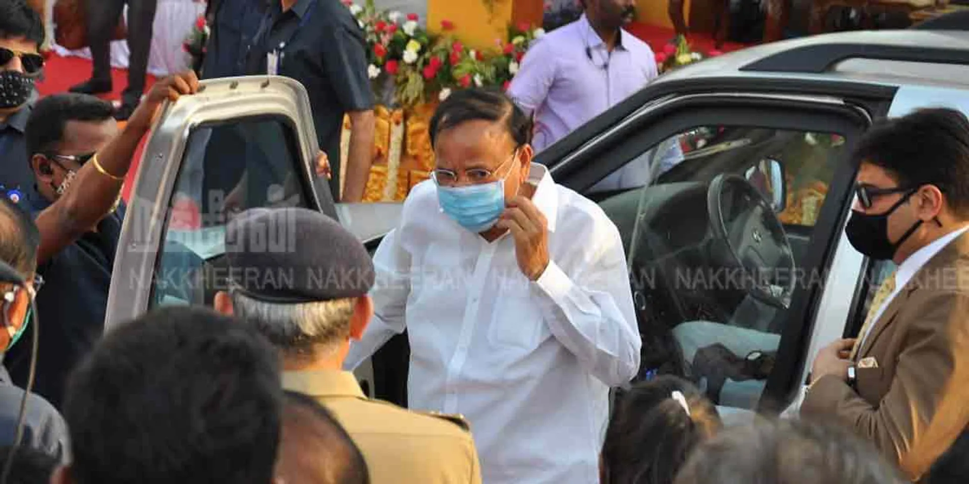 '' I'm not against any language, but ... '' Venkaiah Naidu speaks at the statue unveiling!