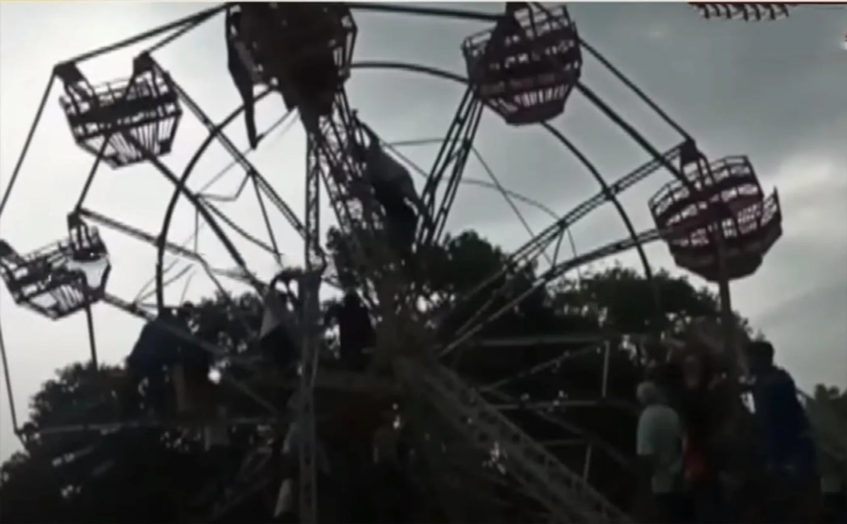 Wheel set for temple festival breaks and crashes!