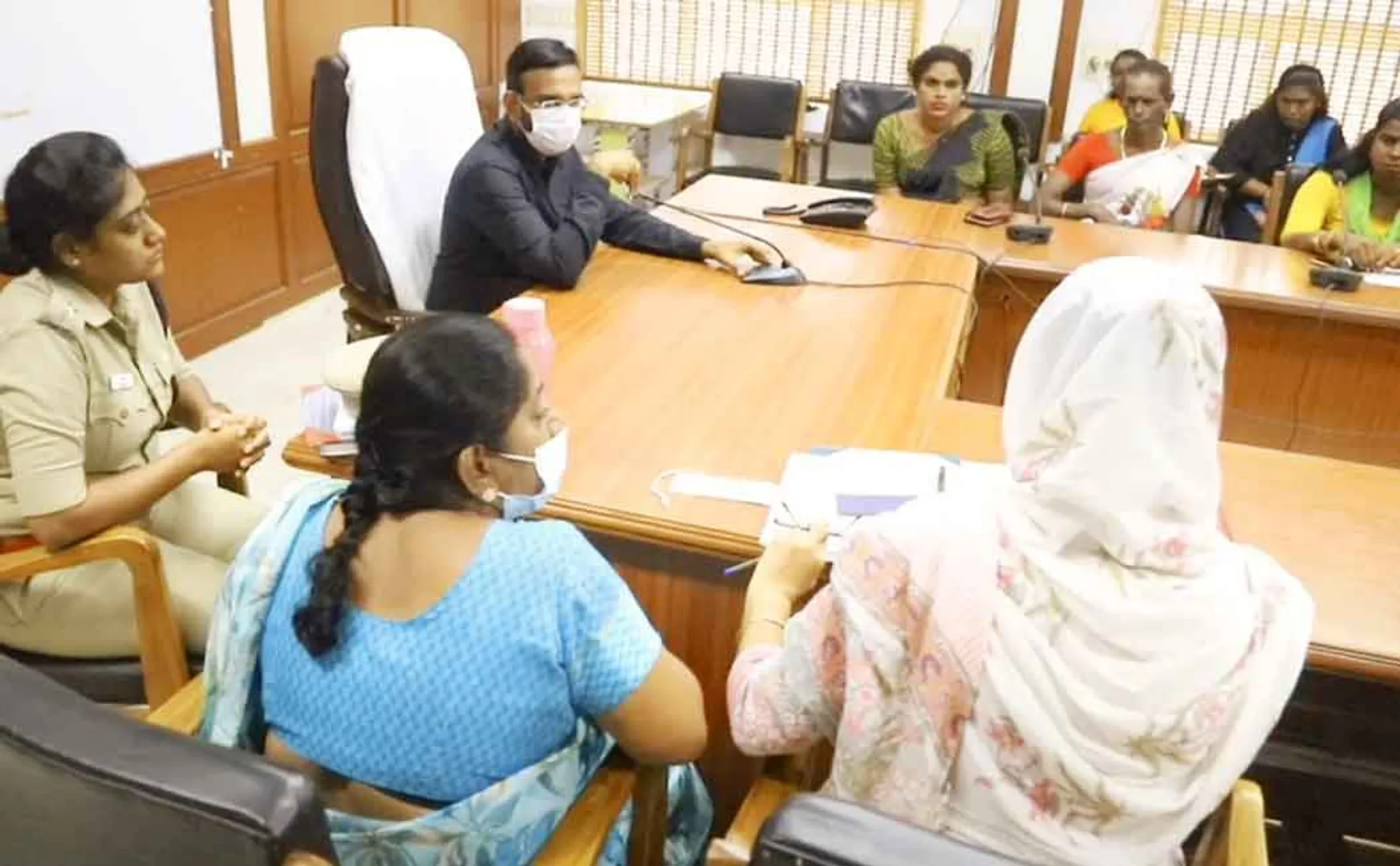 Nagapattinam District collector conversation with transgender people 