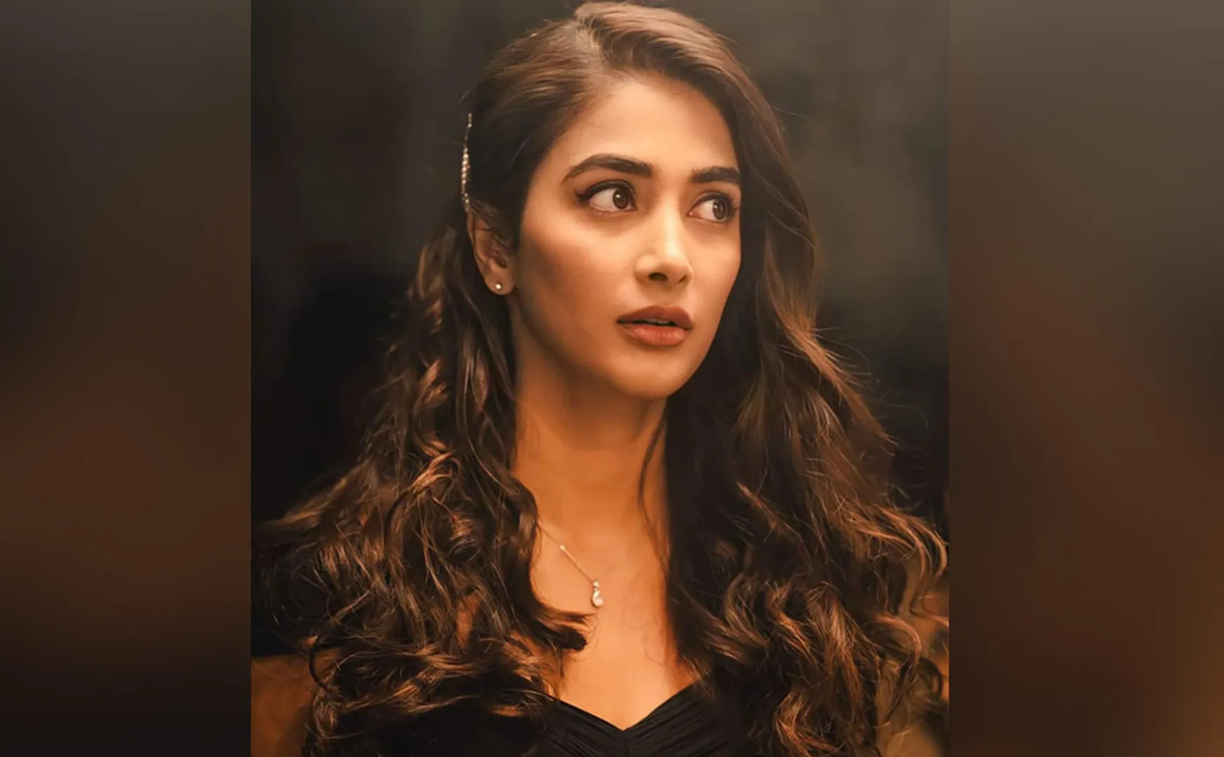 pooja hegde tweet about indigo staff
