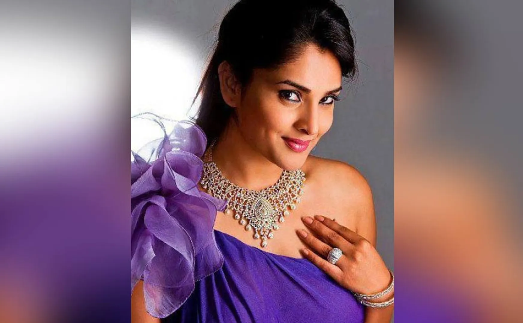 actress ramya police complaints against someone