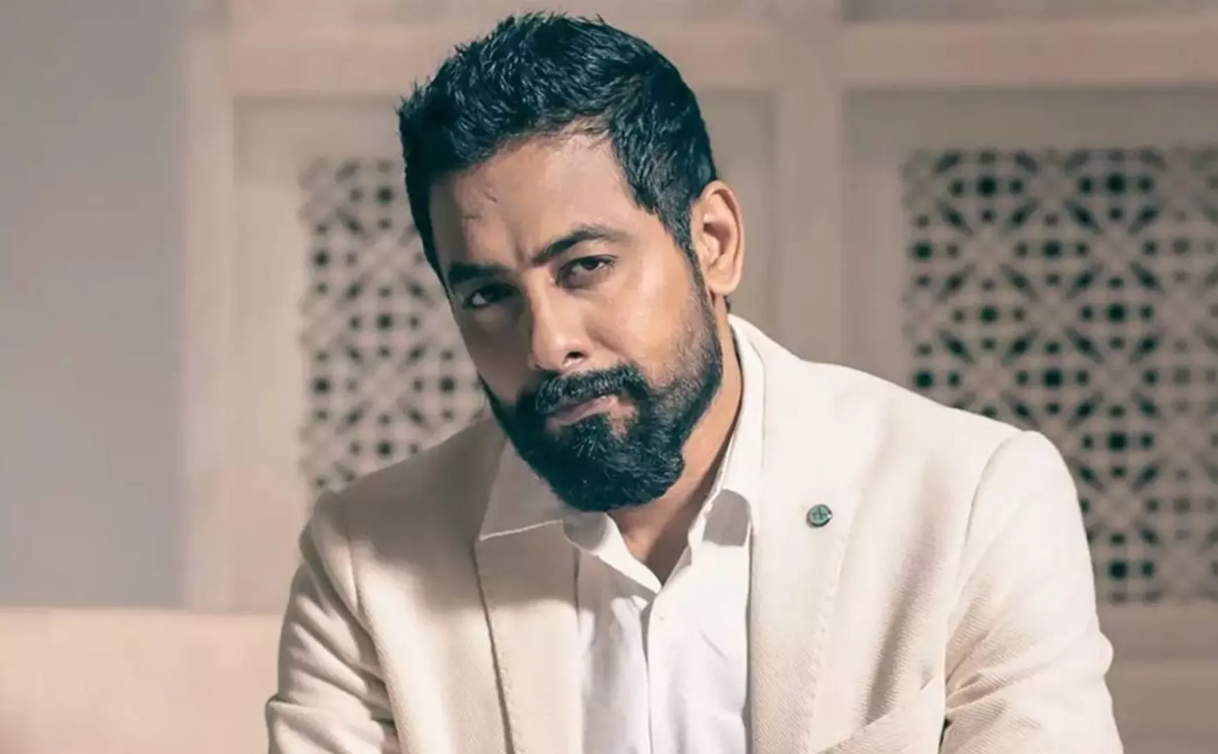 Aari is the villain for the famous actress