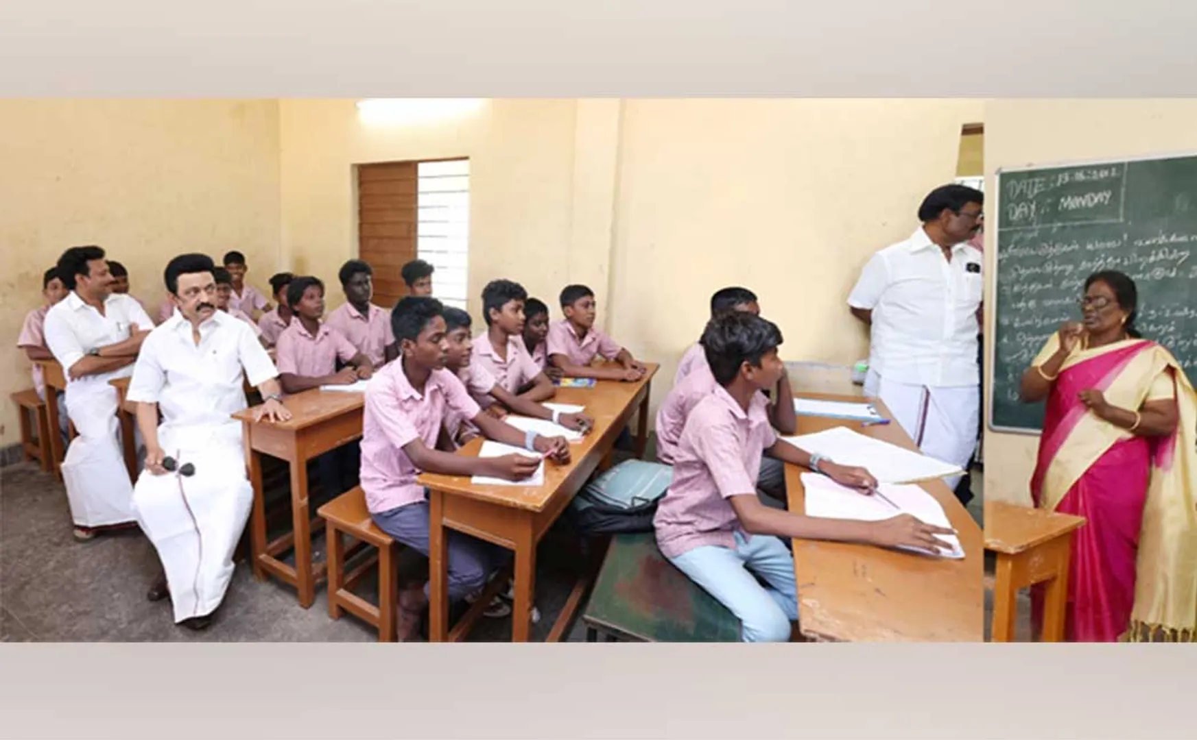 Chief Minister MK Stalin in the classroom with the students and watched the lesson! (Pictures)