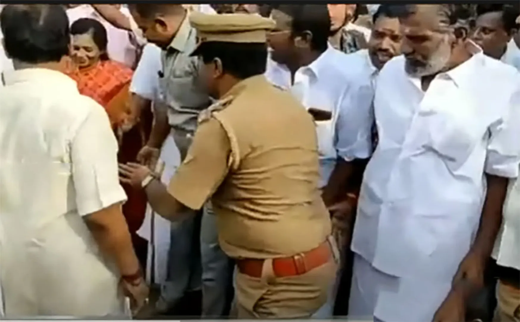 The issue of dismissing the Chief Minister ... Minister's security officer transferred to the Armed Forces!