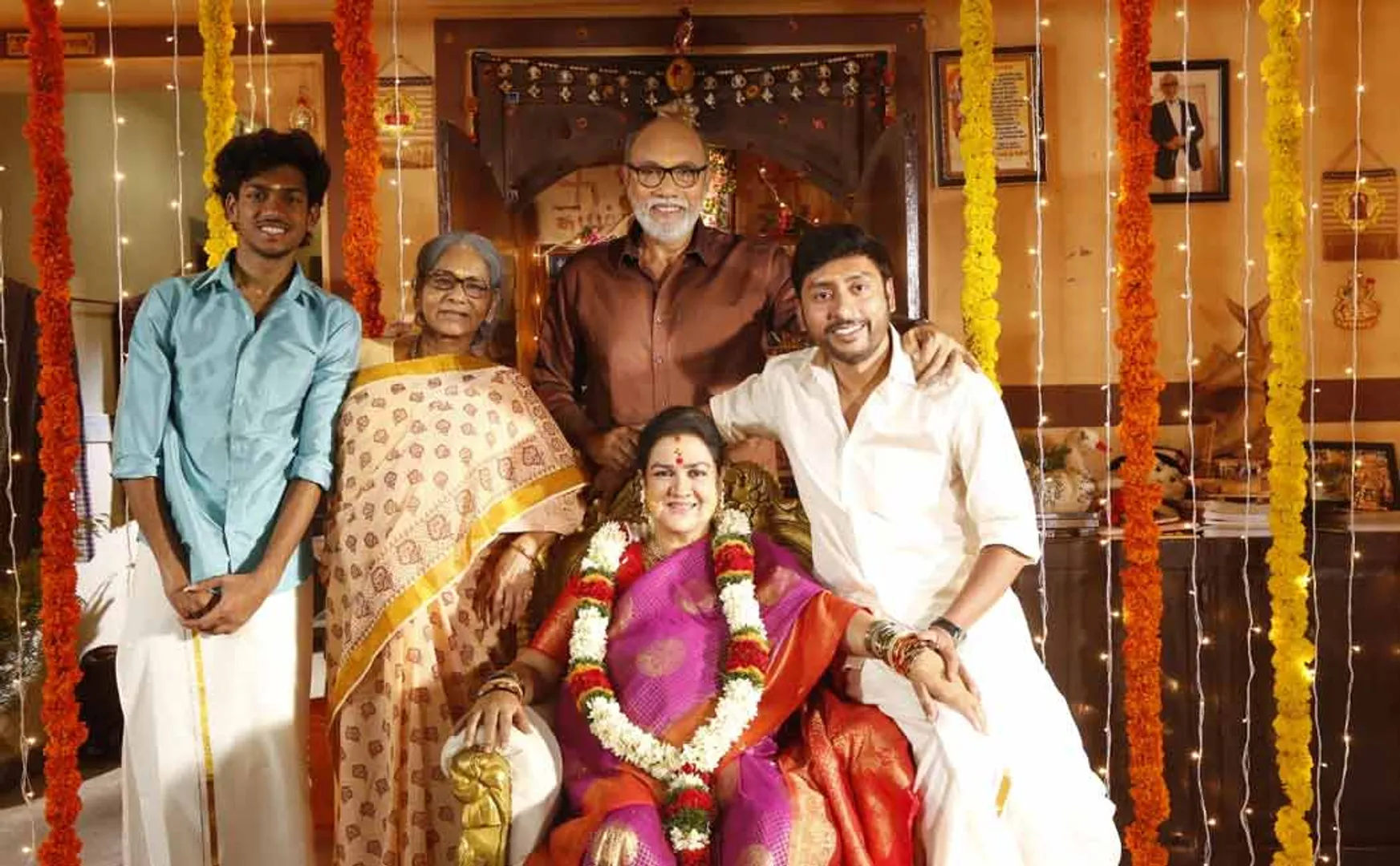 veetla vishesham movie review