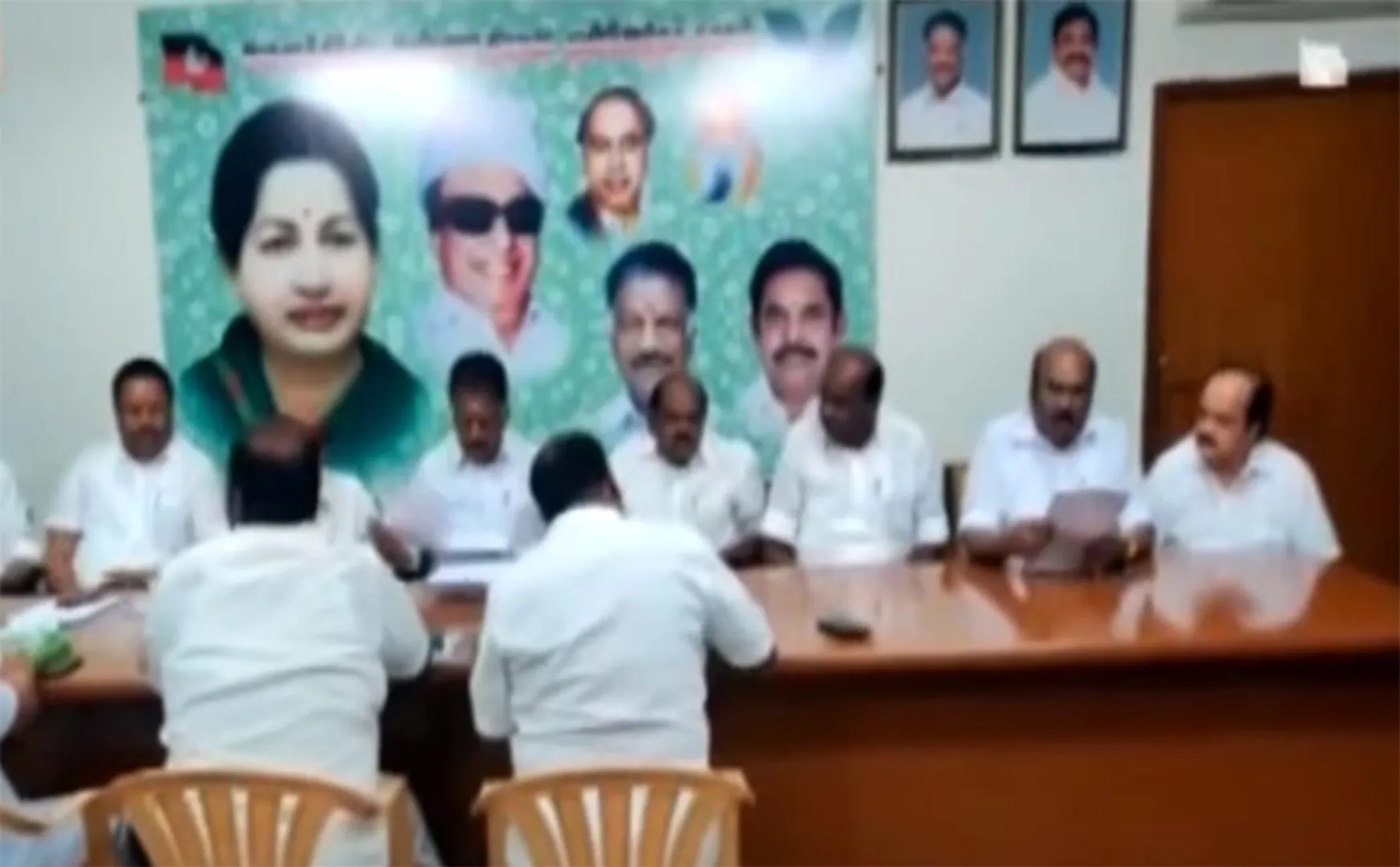 admk head office O. Panneerselvam discussion with Jayakumar  