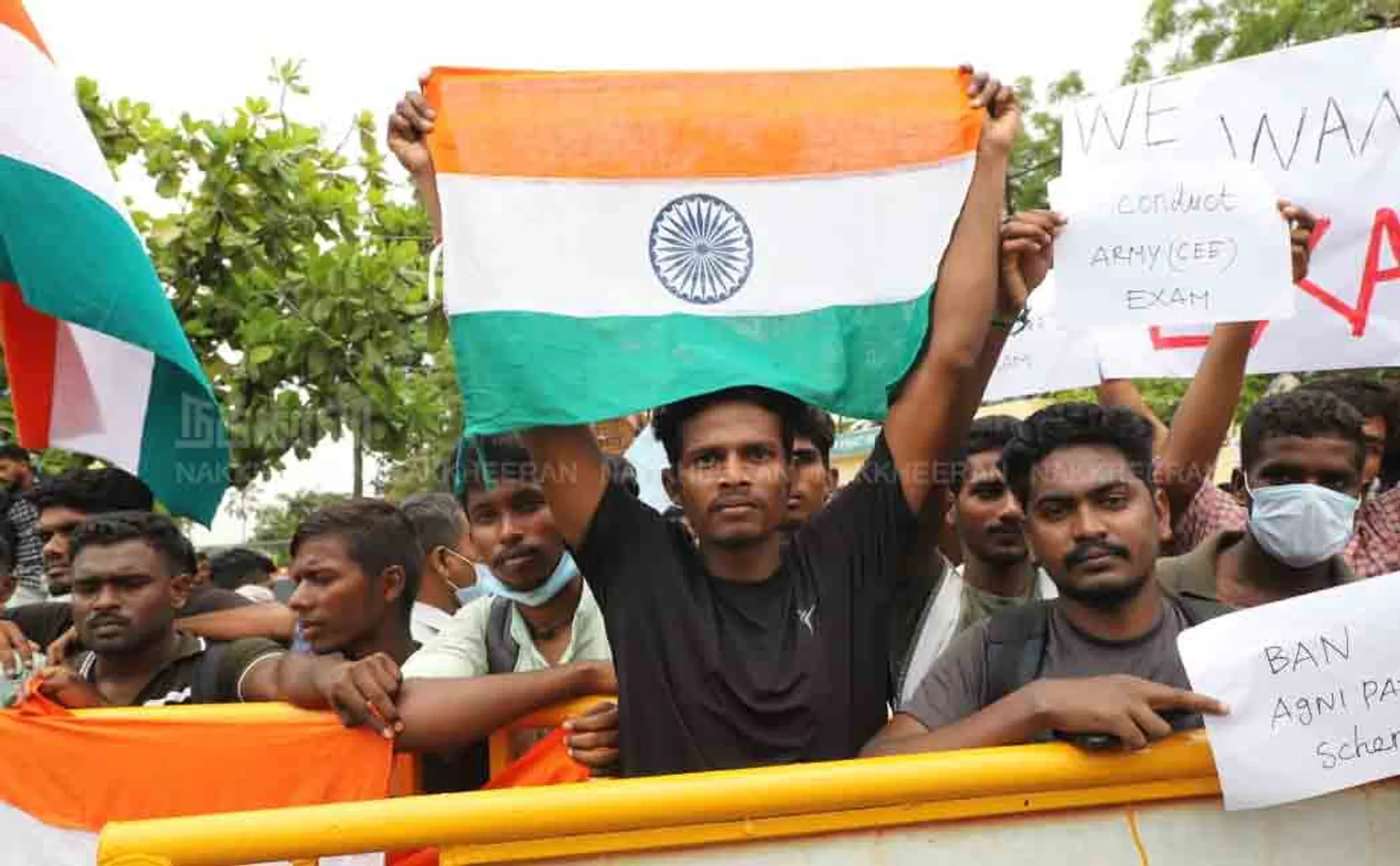 Chennai youths demand to ban Agnipath  