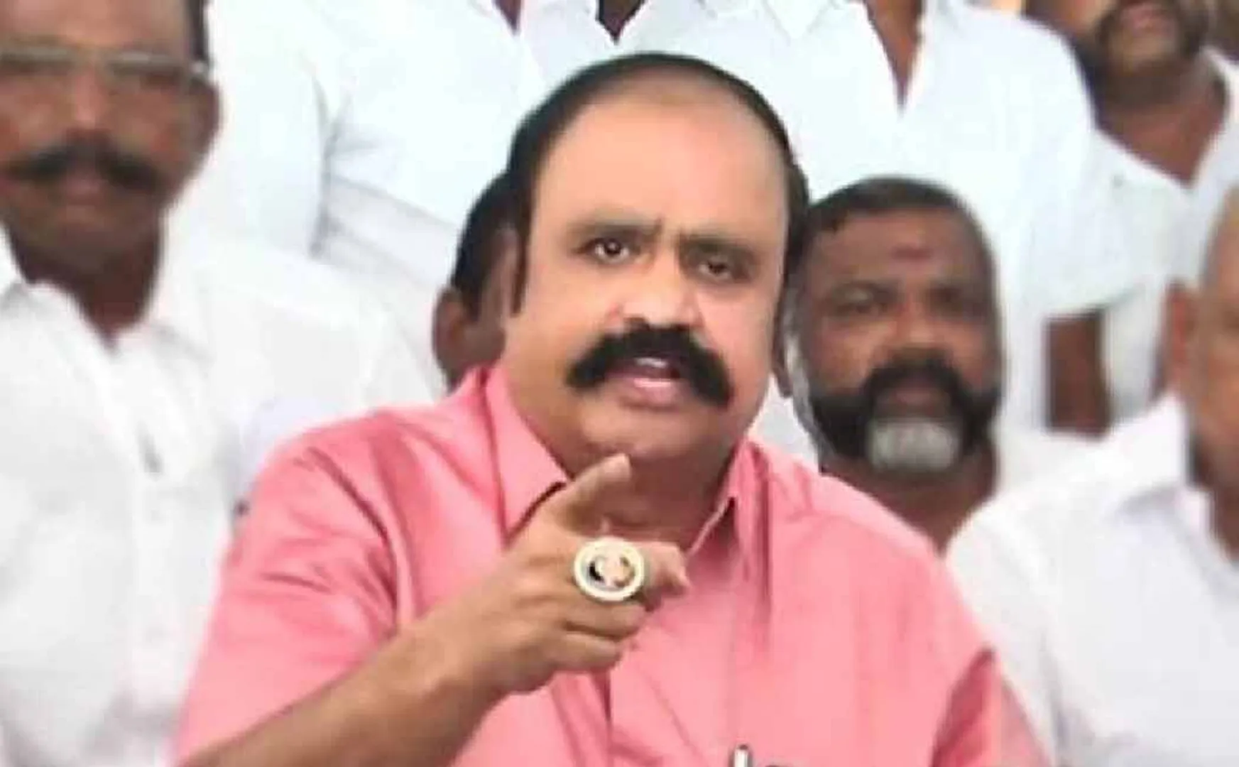 pugazhenthi lends support to ops