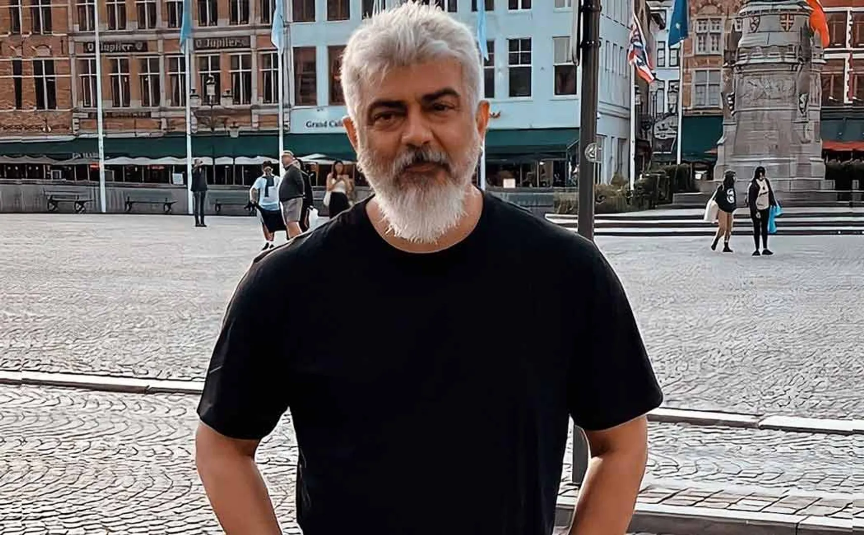 AjithKumar uk trip photos goes viral 