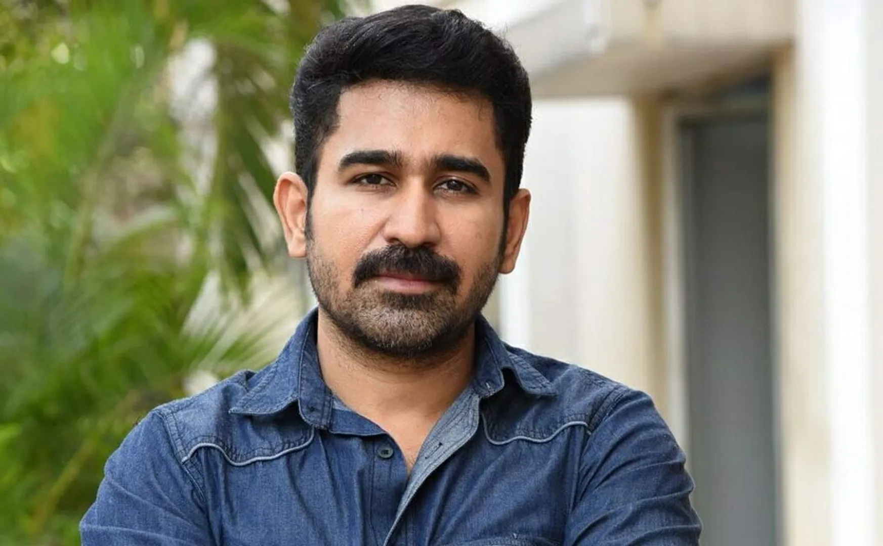 Vijay Antony film crew released the new poster of valli mayil movie