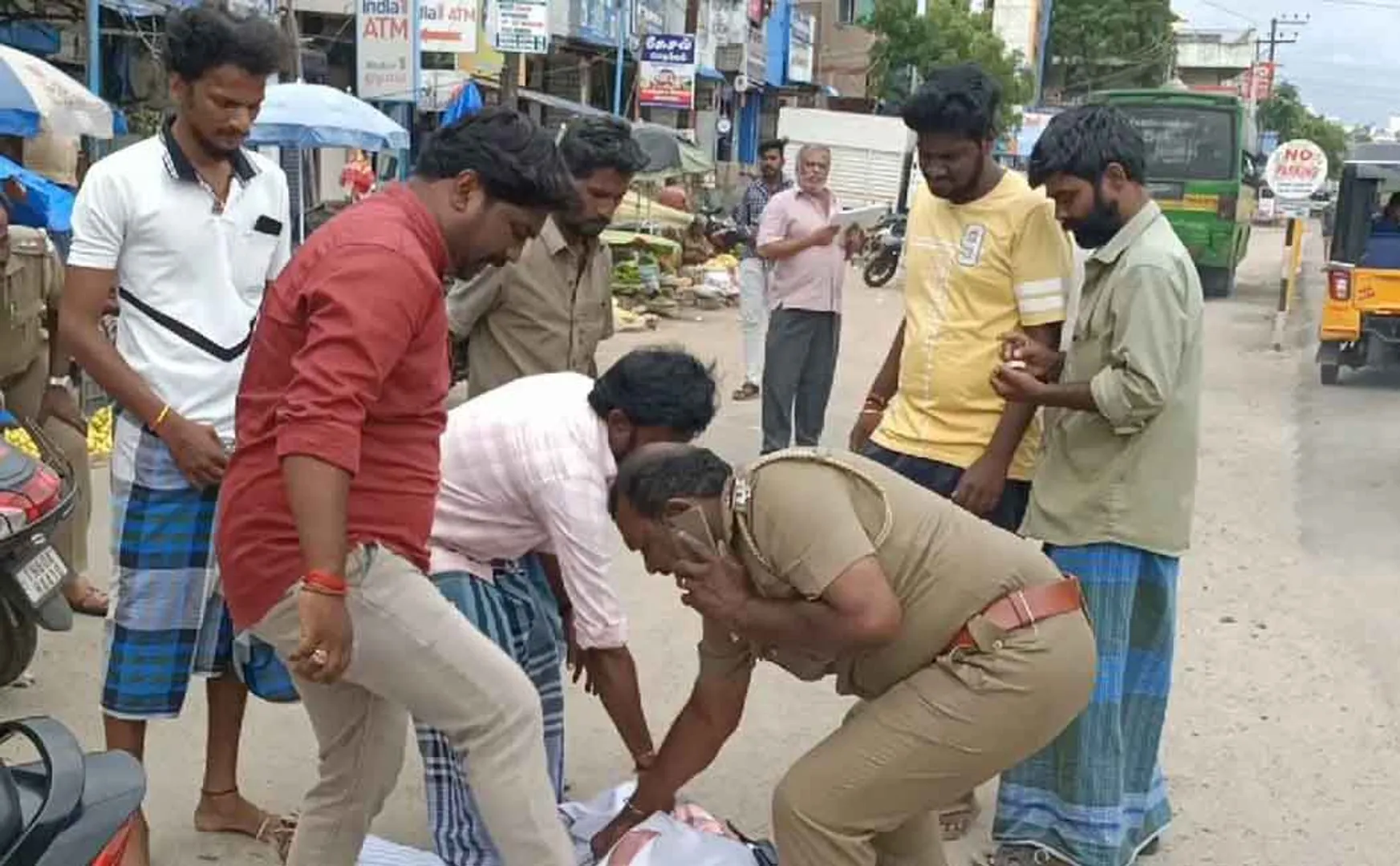 theni district admk party leaders opanneerselvam supporters 