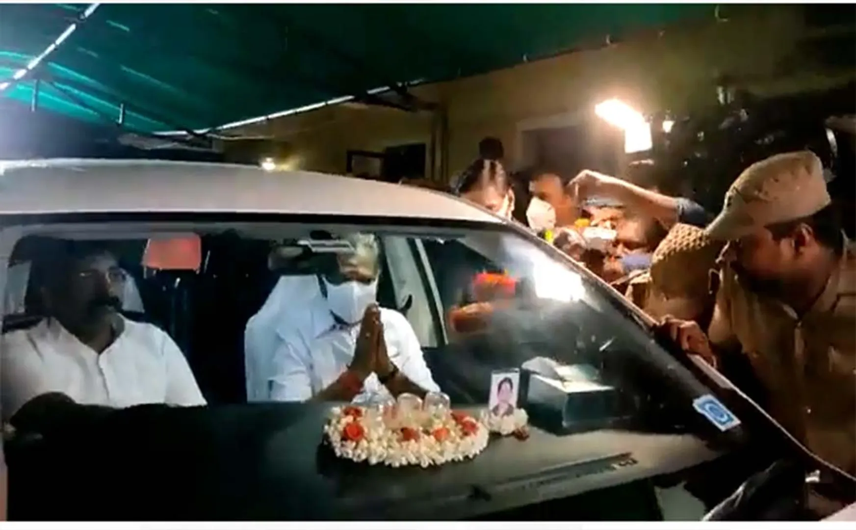 Why go to Delhi? - O. Panneerselvam interview!