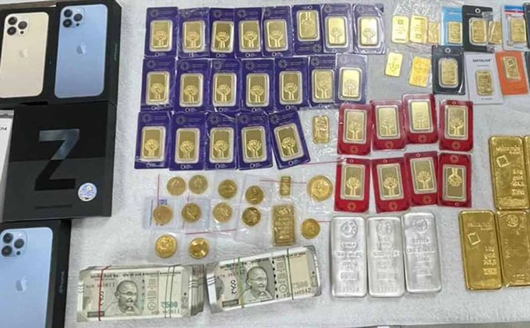I.A.S. Seized gold and silver from the officer's house!