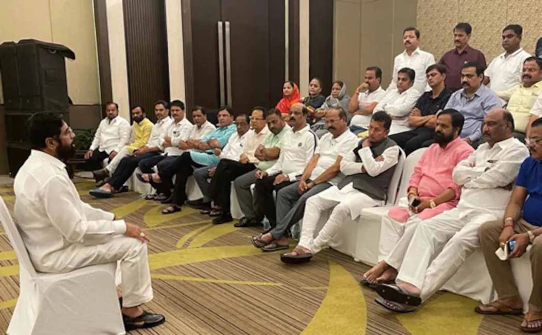Increasing crisis for Shiv Sena alliance government!