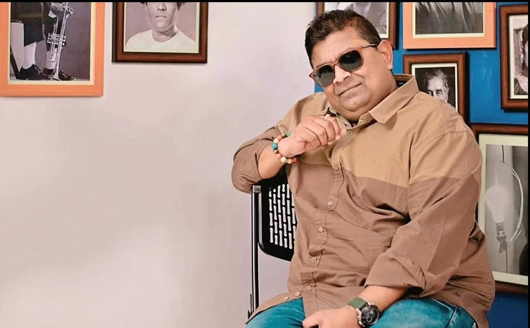 Mysskin incarnated as a music director 